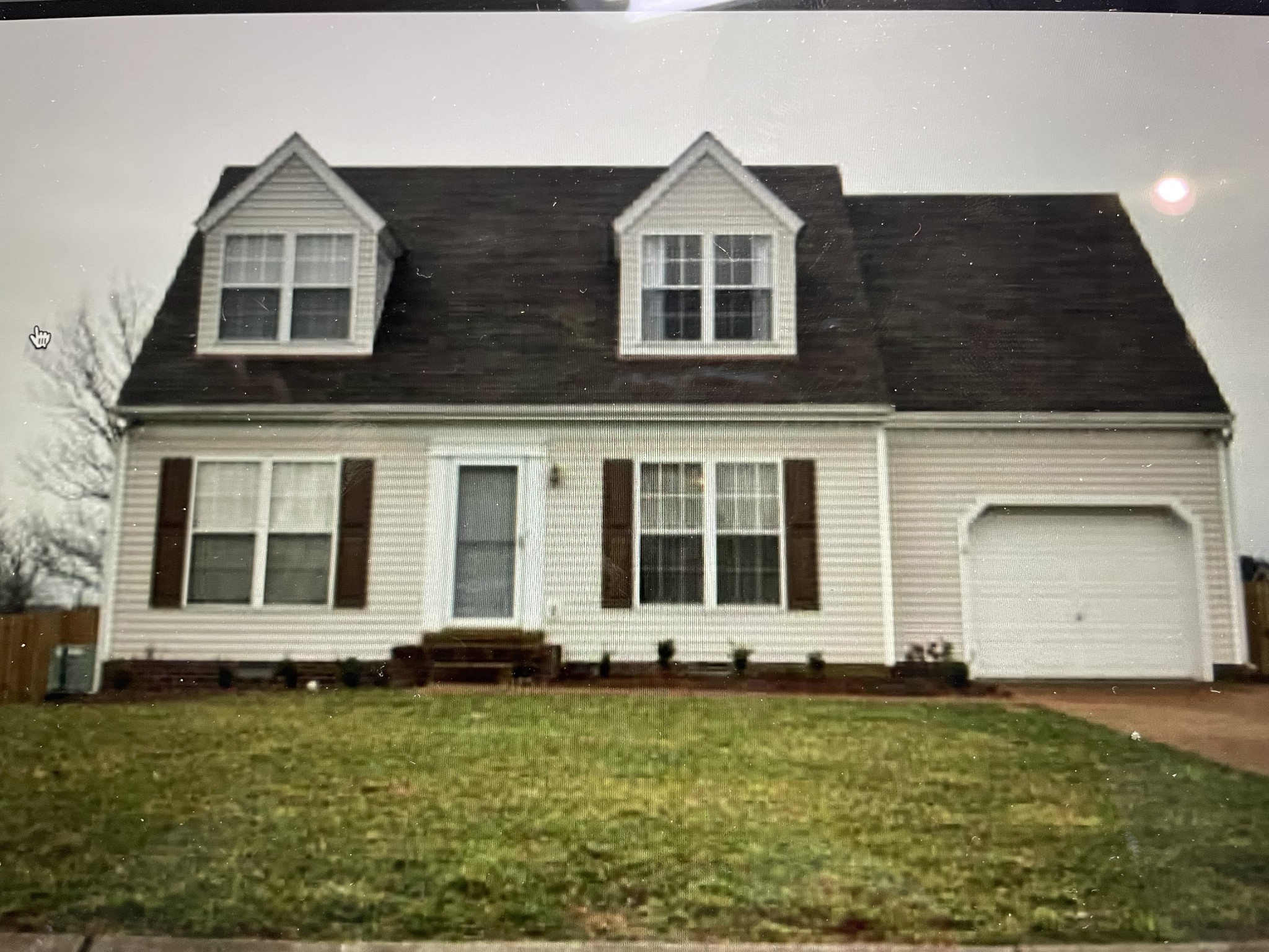 2885 Sutherland Dr — photo
