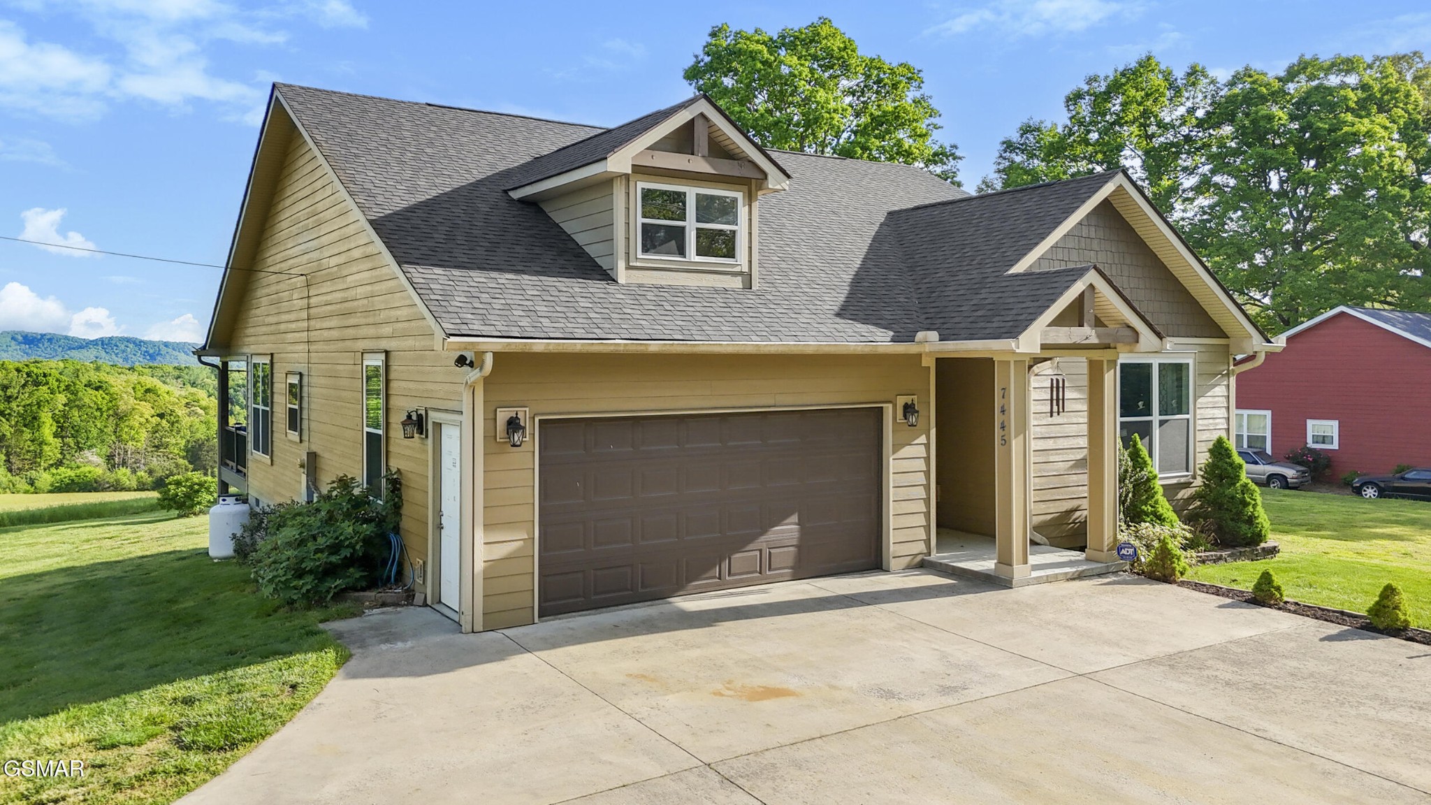 7445 Lakeshore Drive — photo