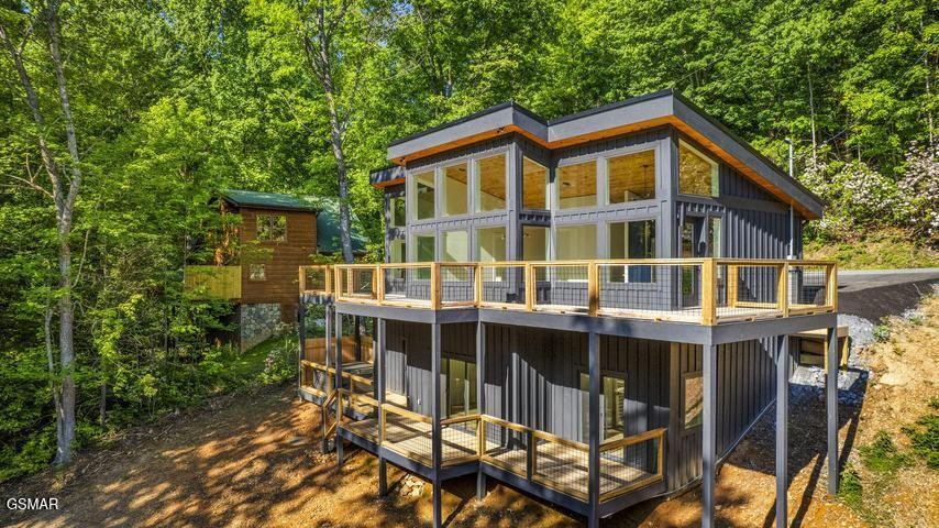 2257 Beach Front Drive — photo