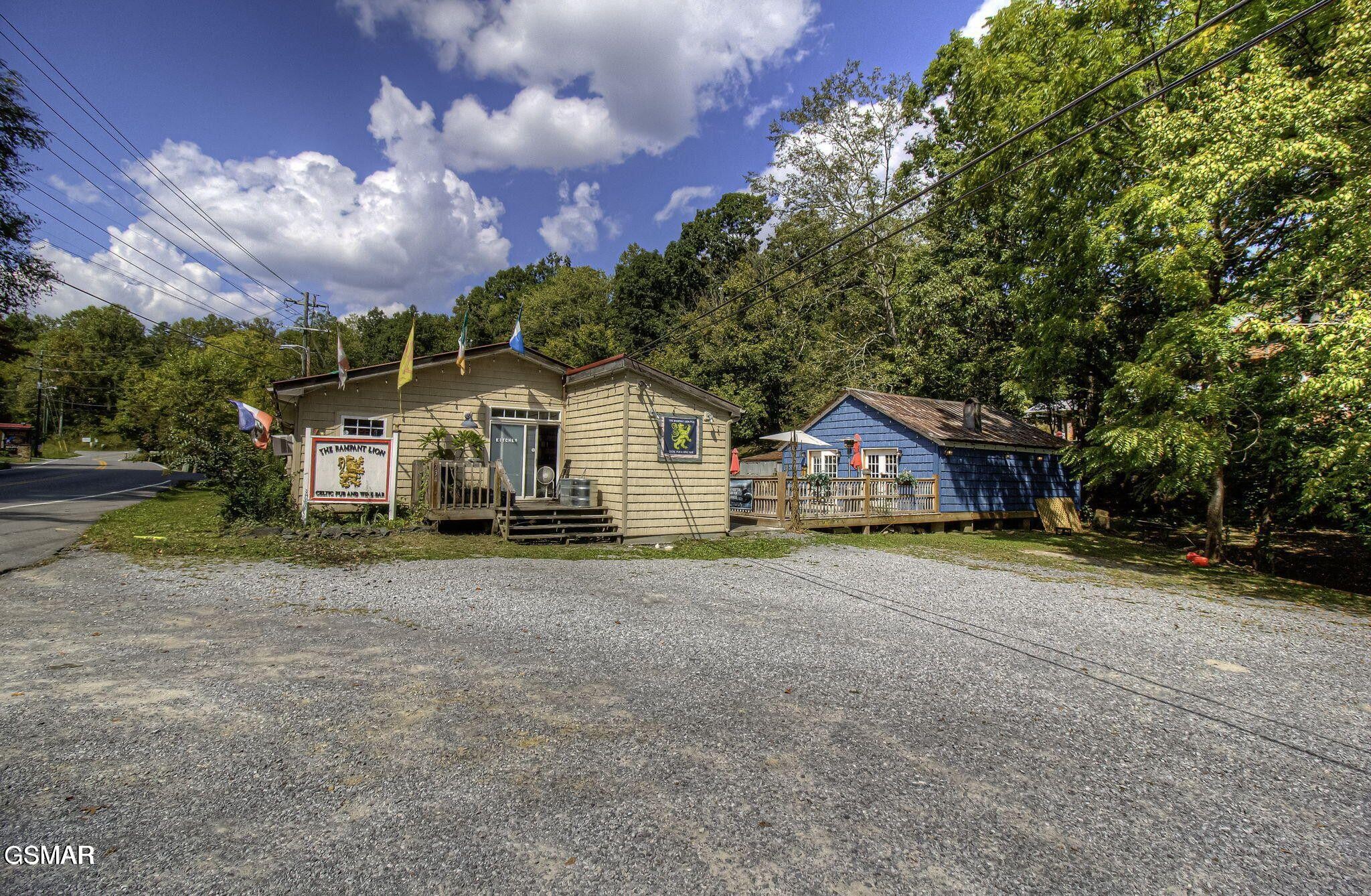 730734 Powdermill Road — photo