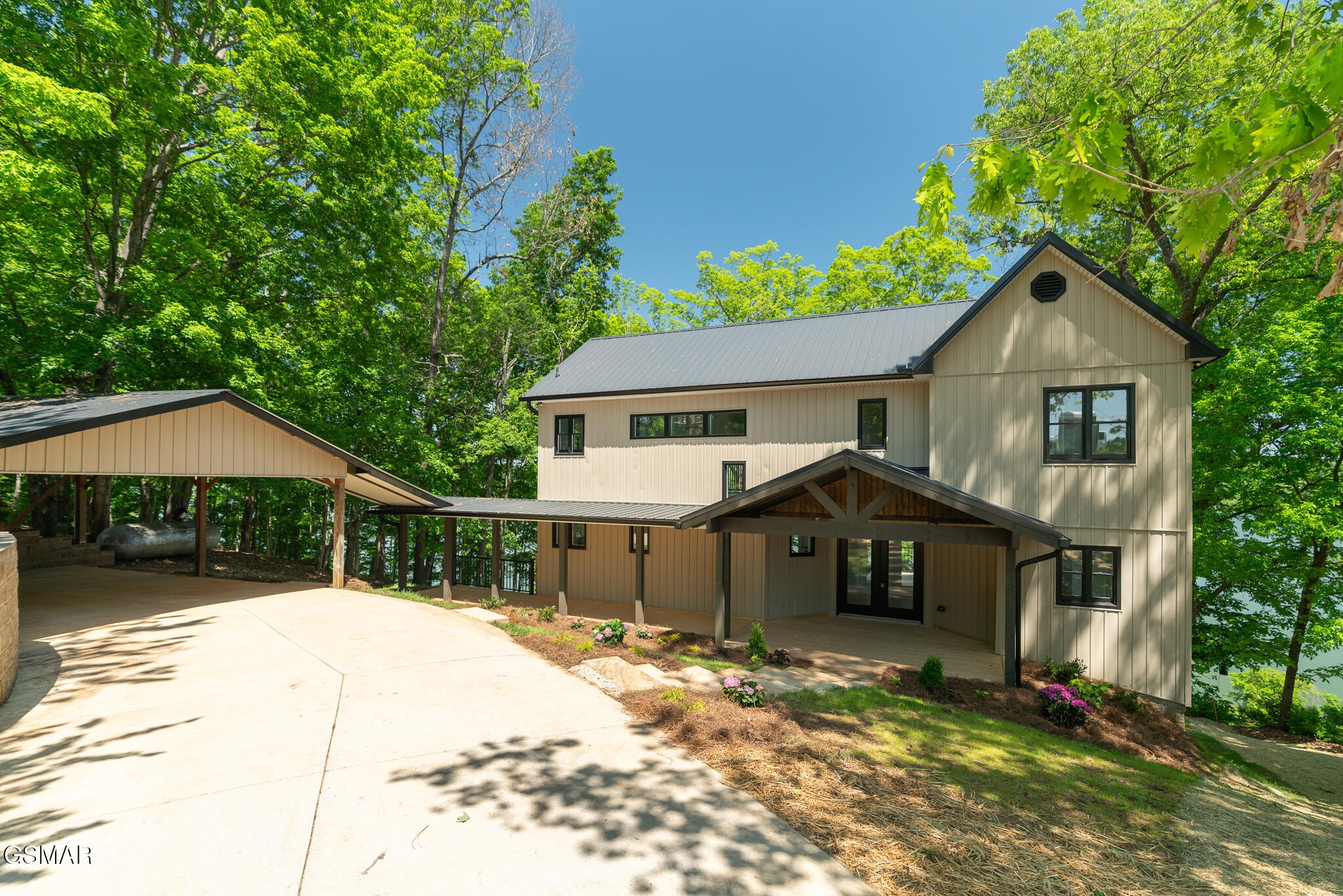 4042 Riverpoint Way — photo