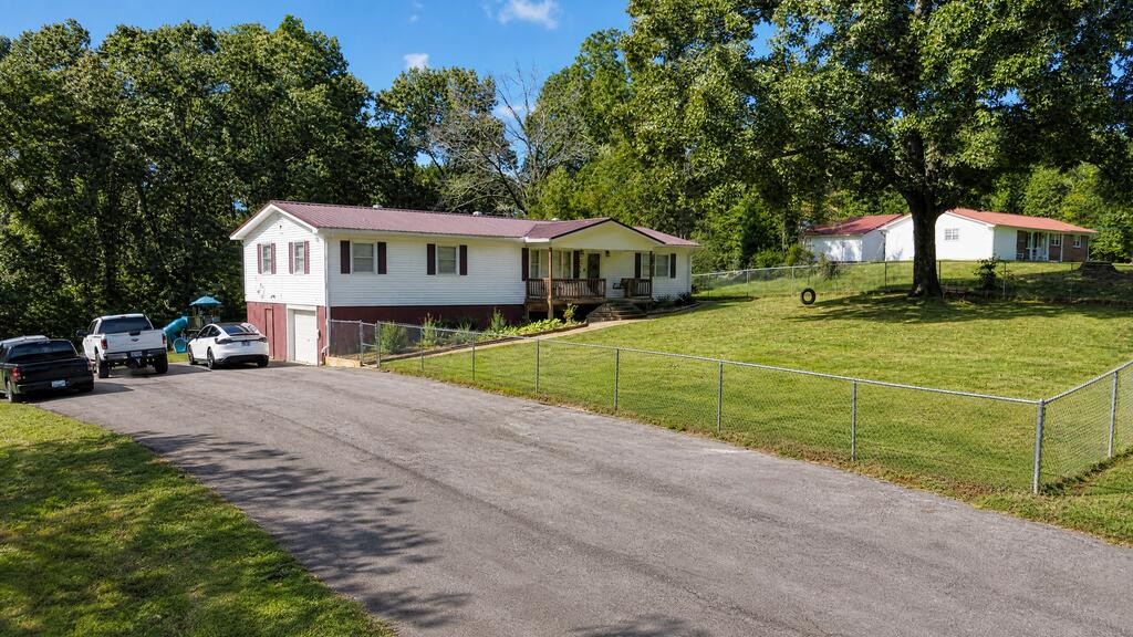 271 Oakdale Rd — photo