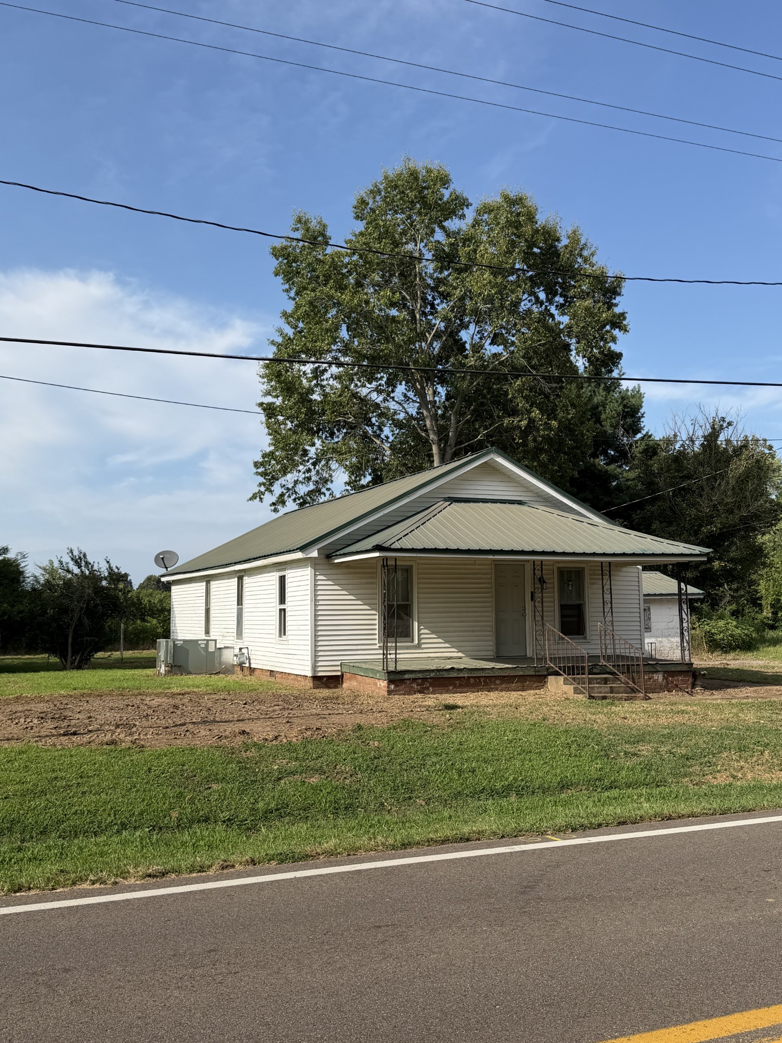 10390 Highway 54 — photo