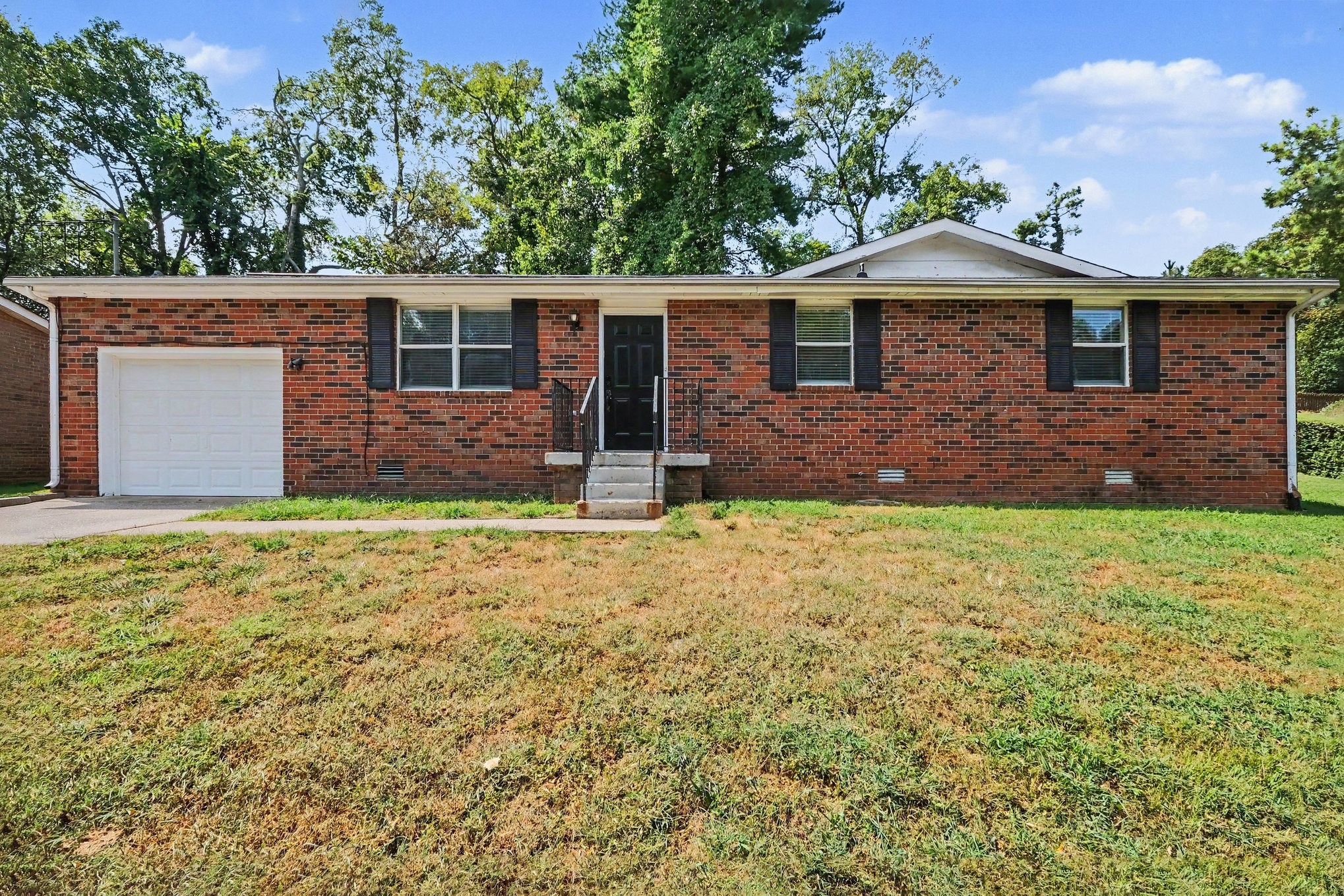 636 Frankfort Dr — photo