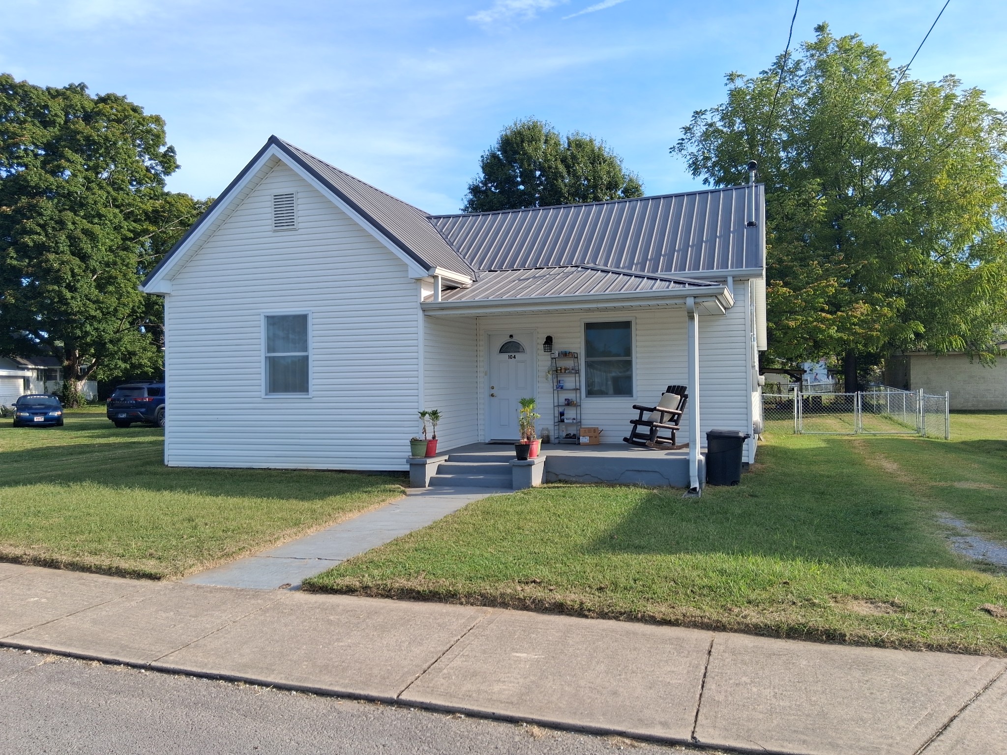 104 Hodges St, N — photo