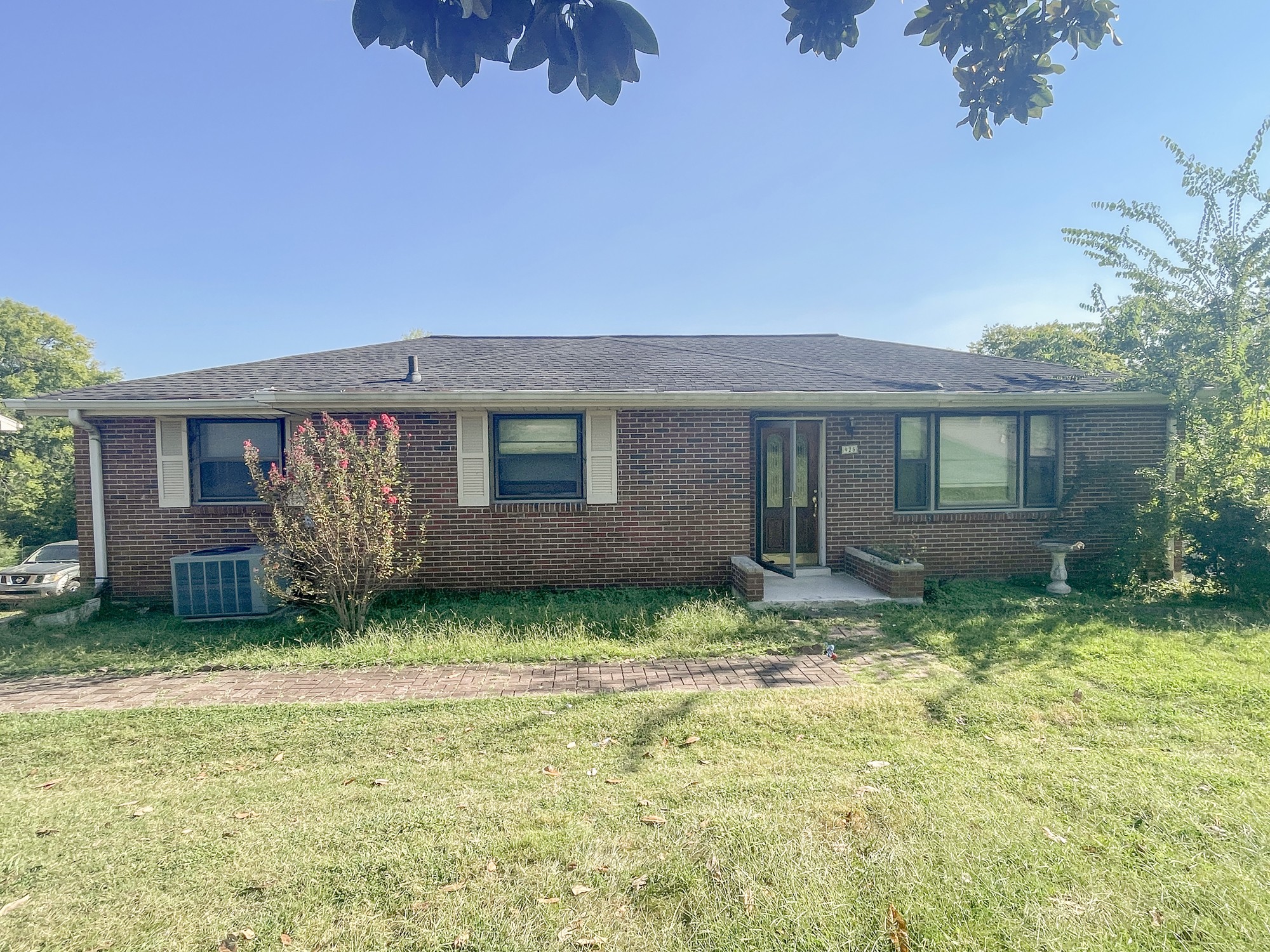 925 Allen Rd — photo