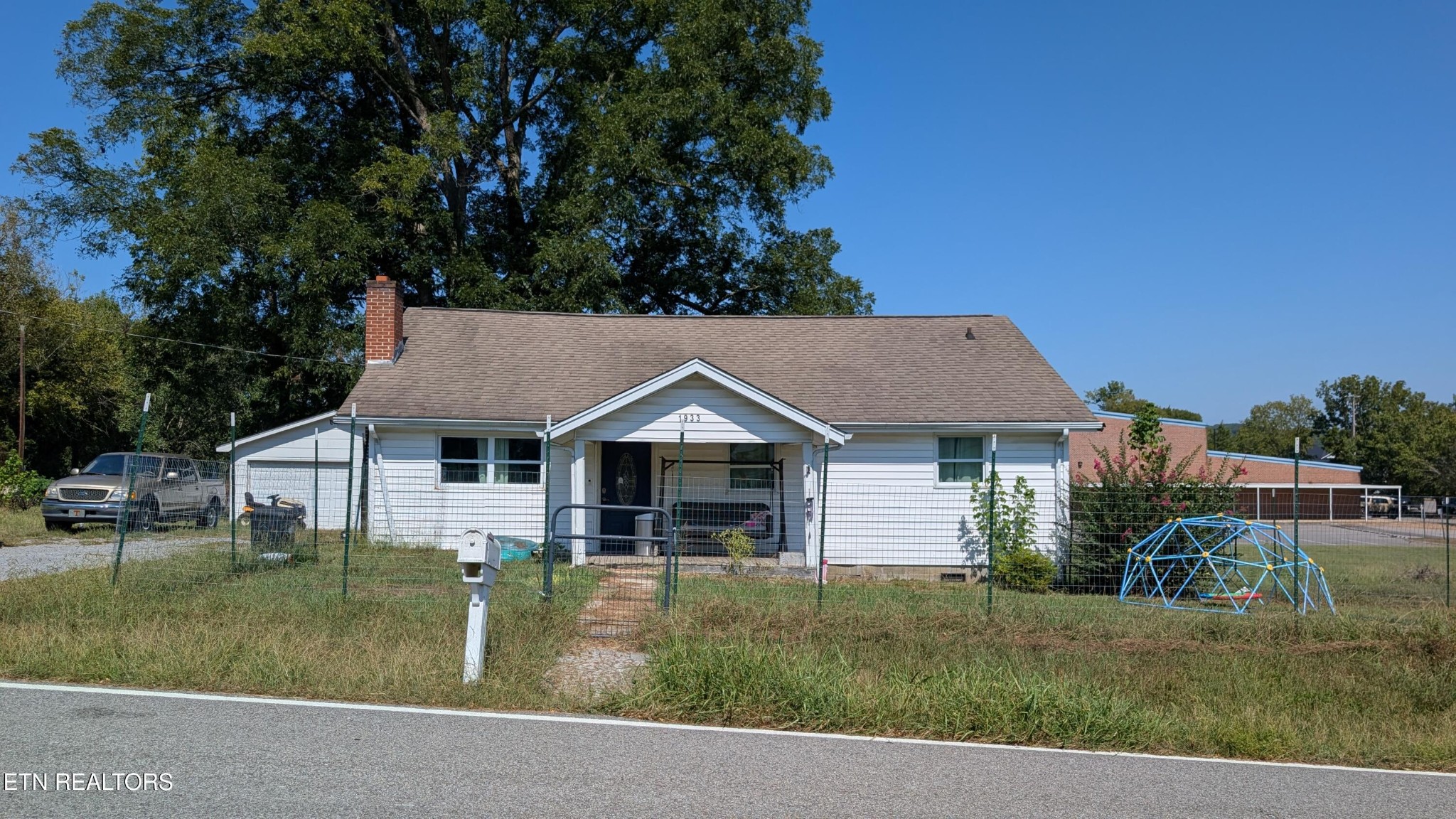 1933 Mountain Rd — photo