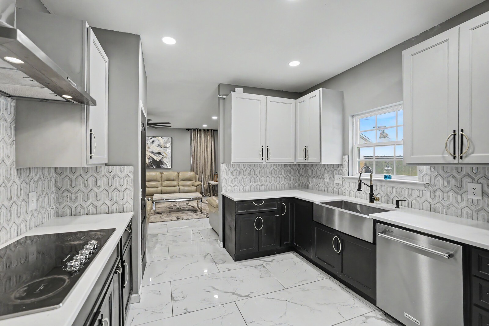 709 Keeton Ct — photo