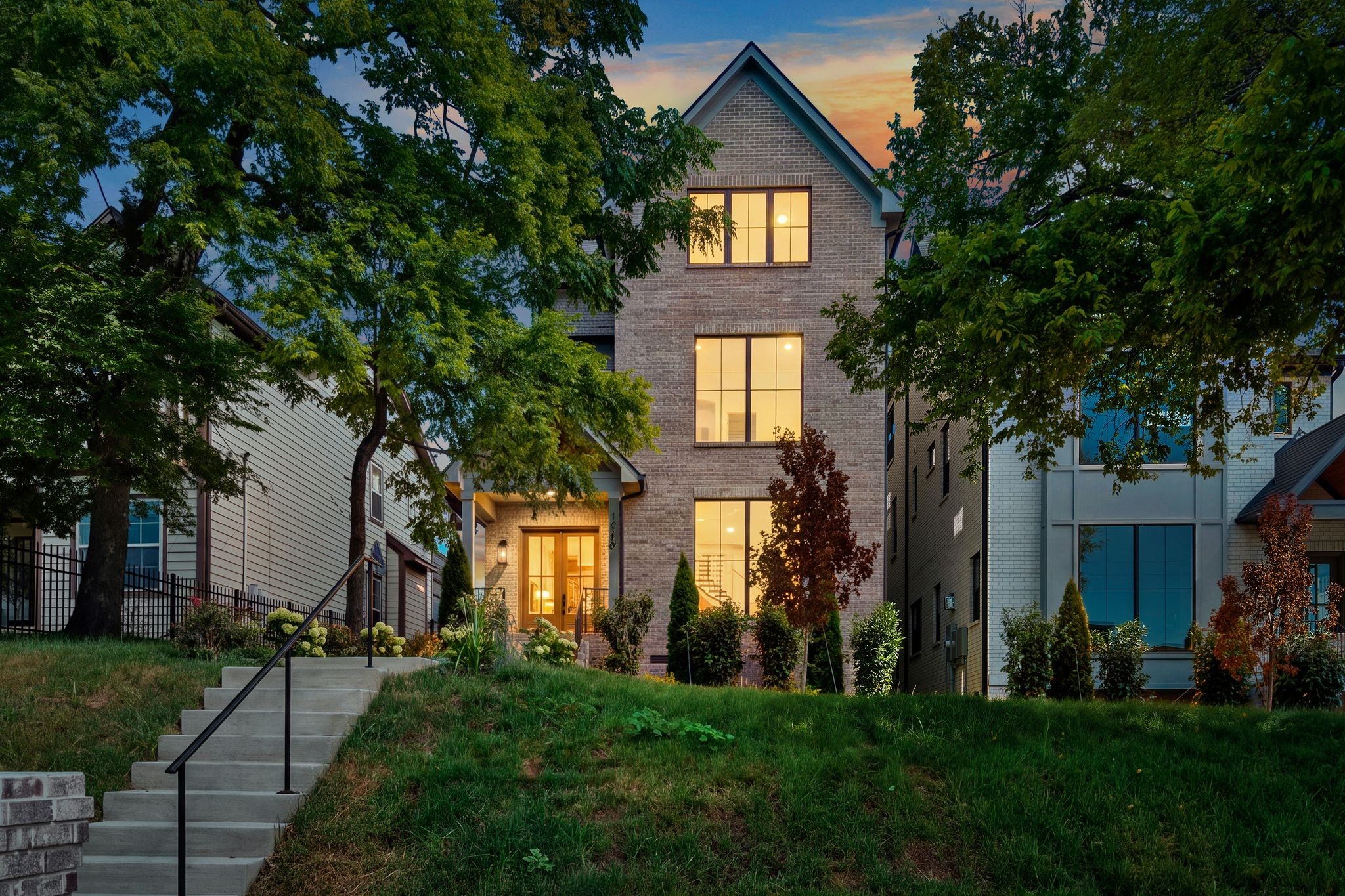 1010 Argyle Ave — photo