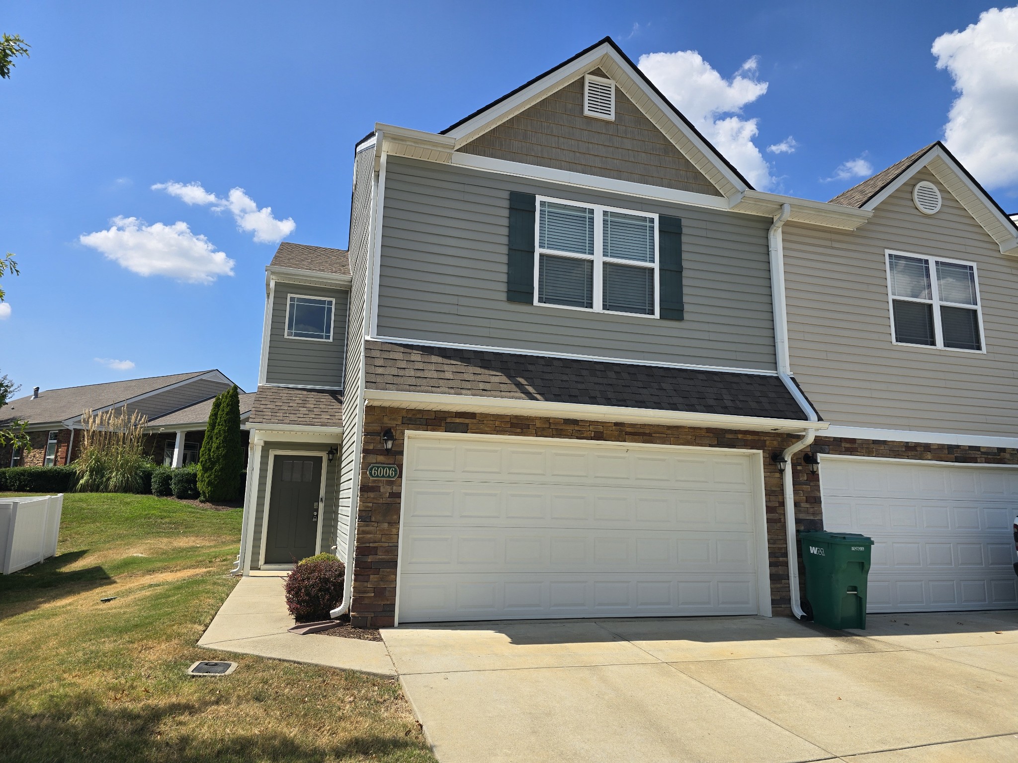 6006 Hillside Ln — photo