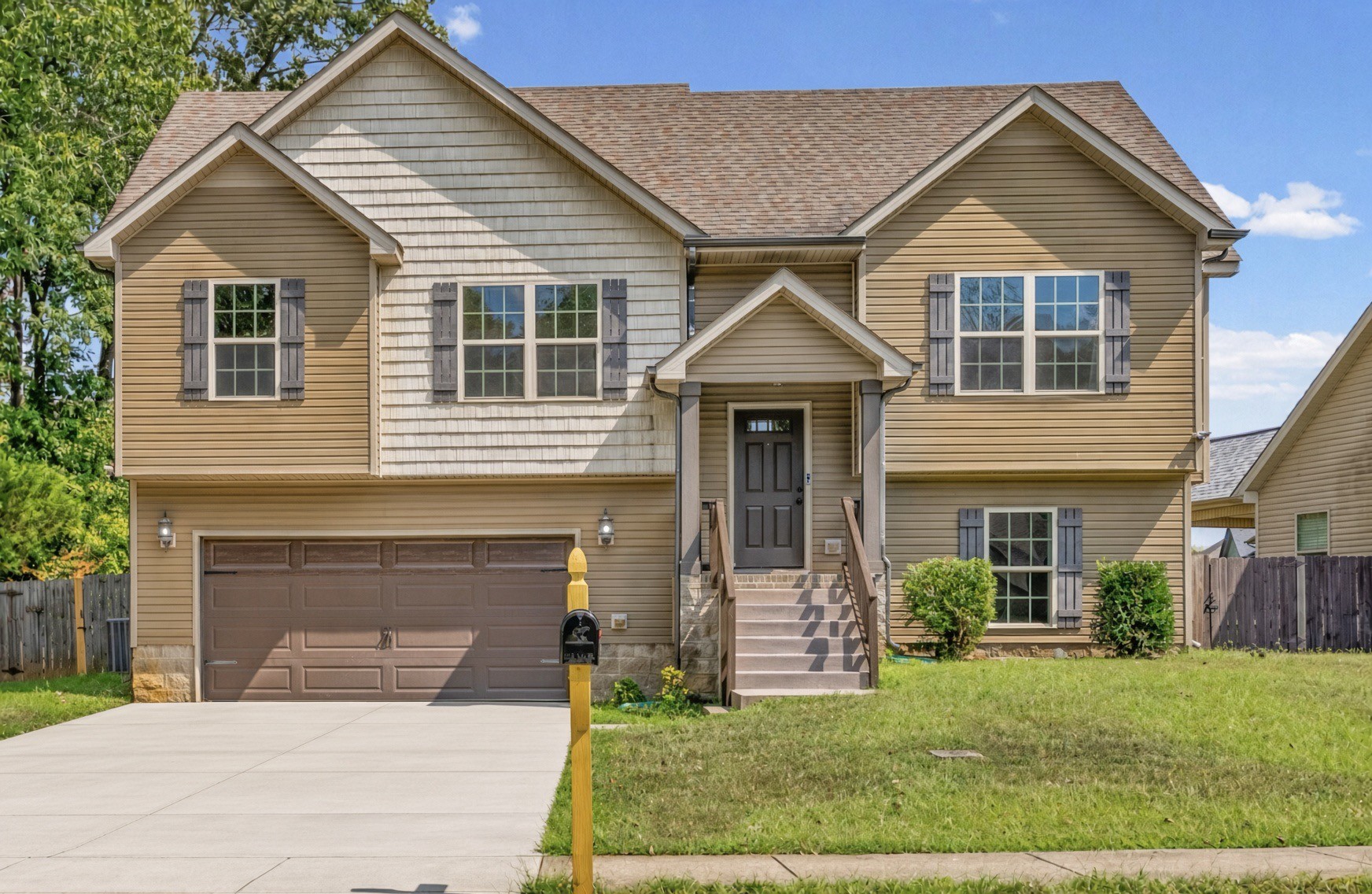 449 Cyprus Ct — photo
