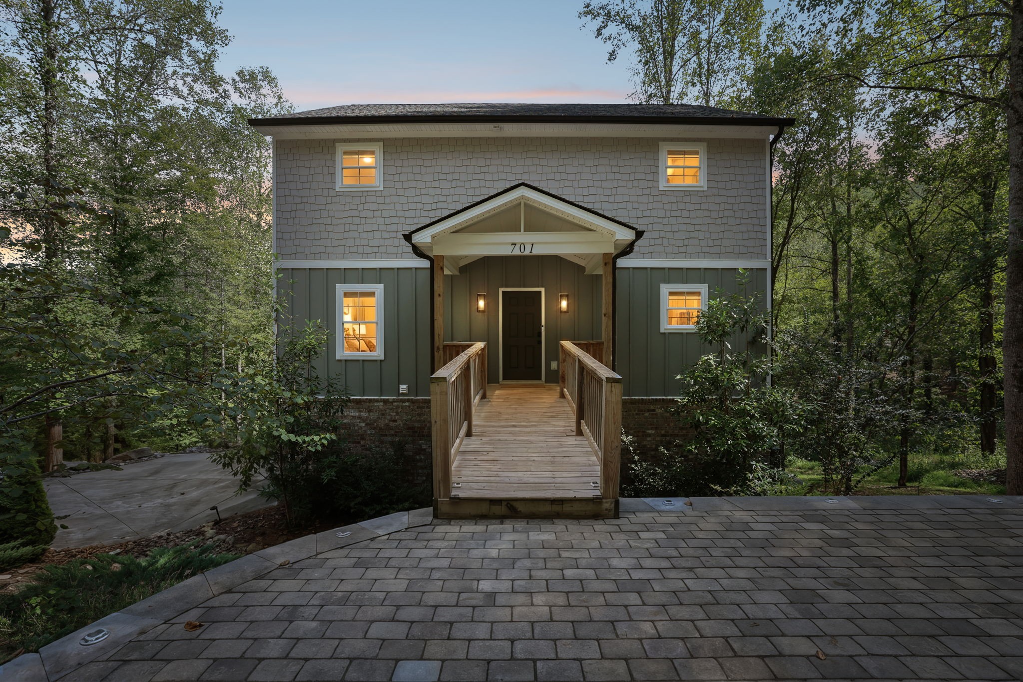 701 Harbor Dr — photo
