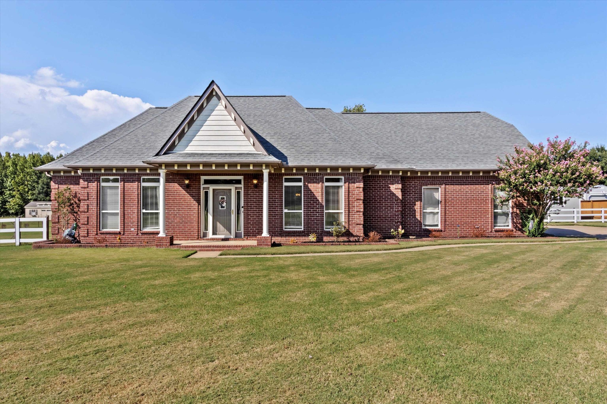 9530 Bolton Estates Rd — photo