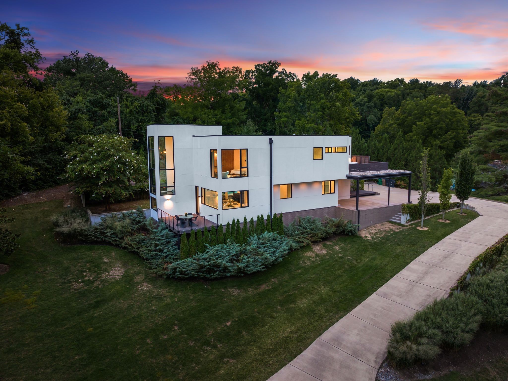 6321 E Valley Rd — photo