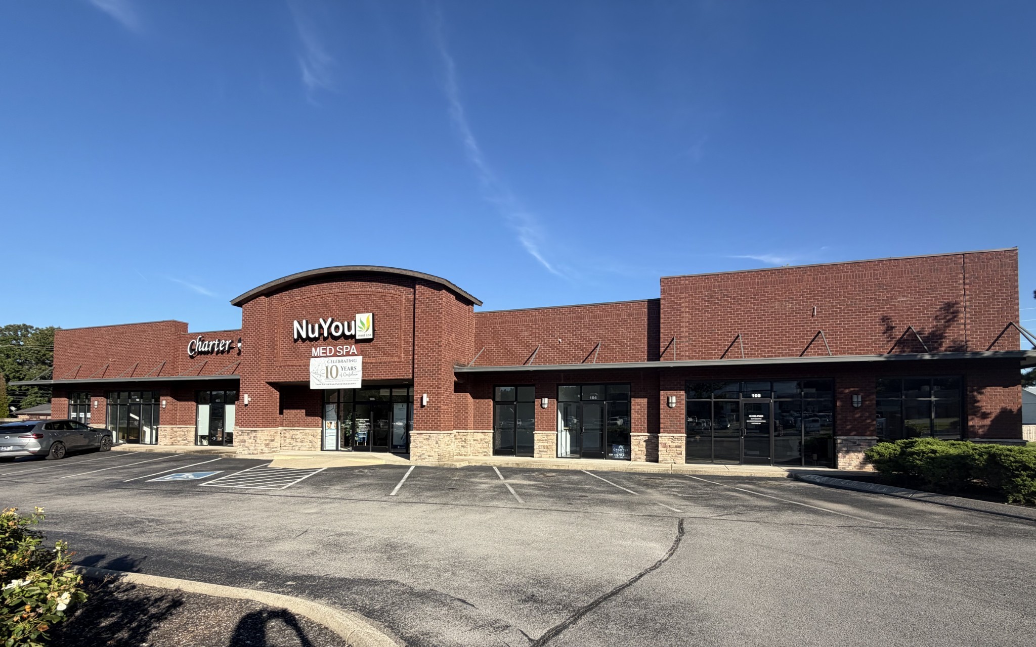 2721 Fairview Blvd — photo