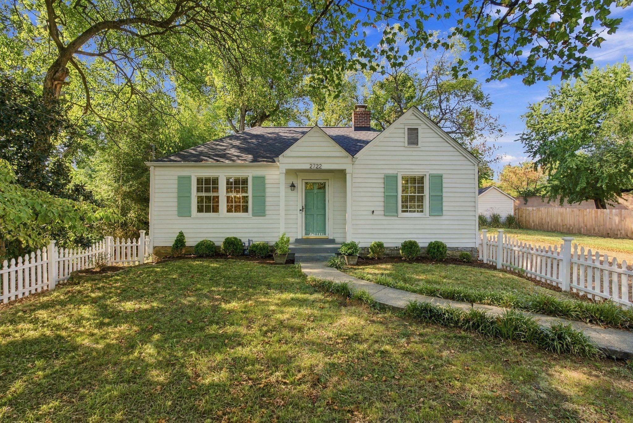 2722 Sharondale Ct — photo