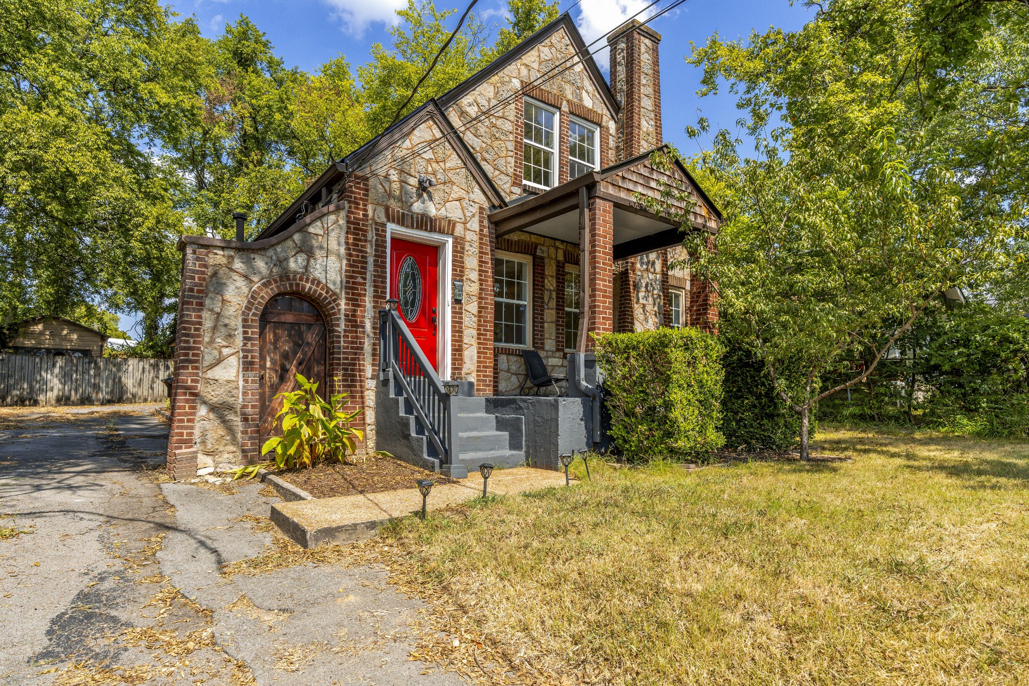 206 Rayon Dr — photo