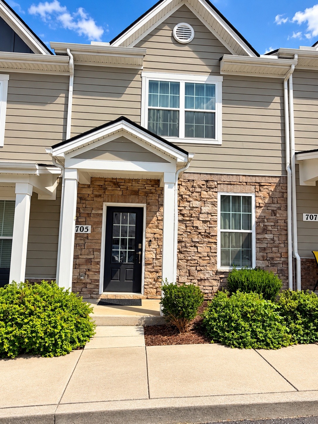 705 Dallas Dr — photo