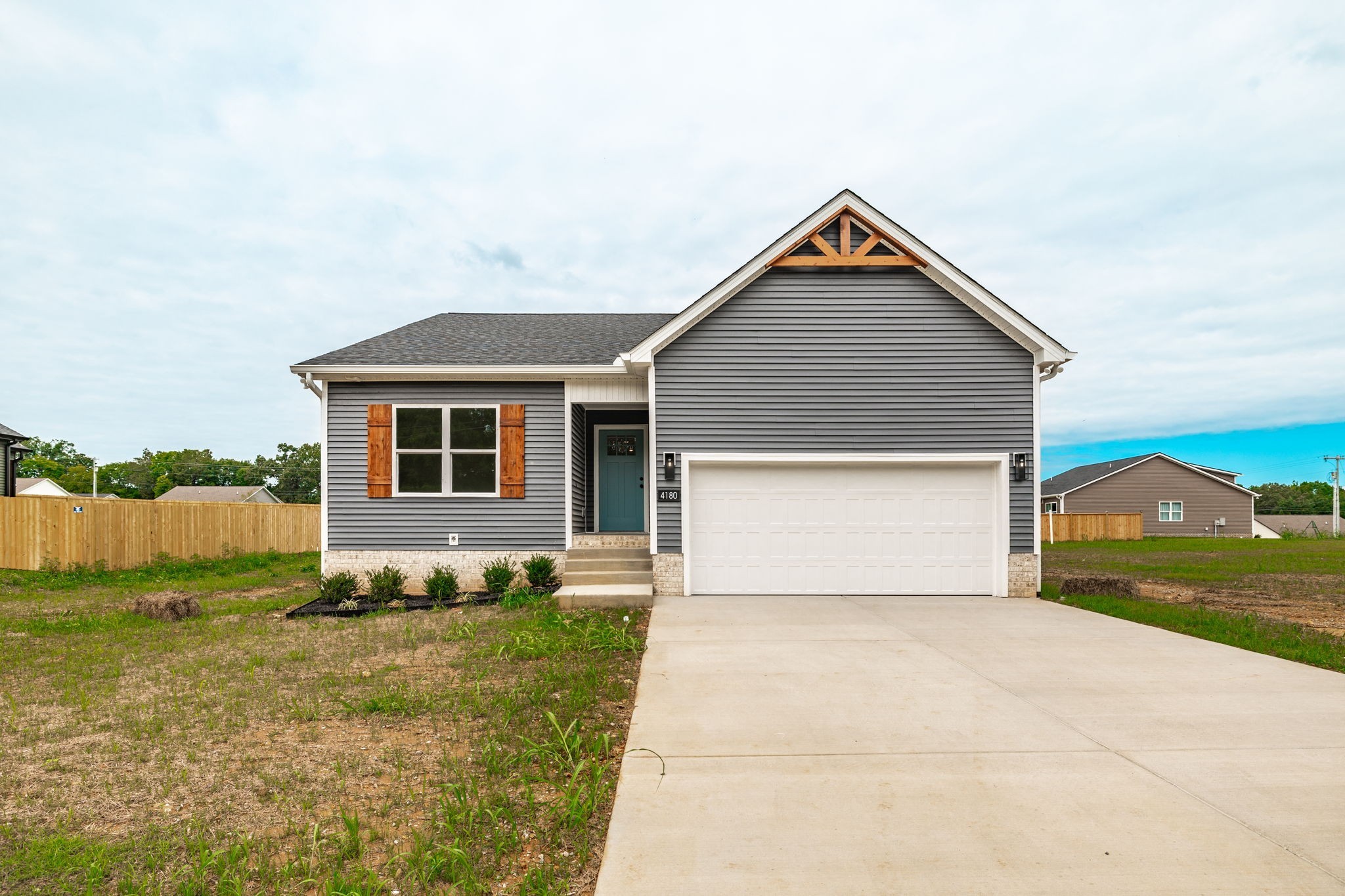 4180 Hereford Dr — photo