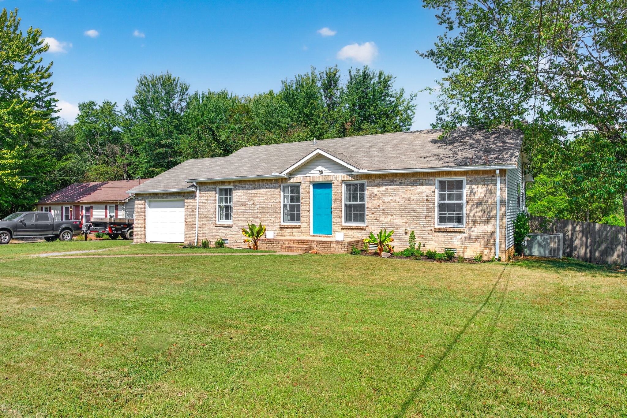 205 Marshall Dr — photo