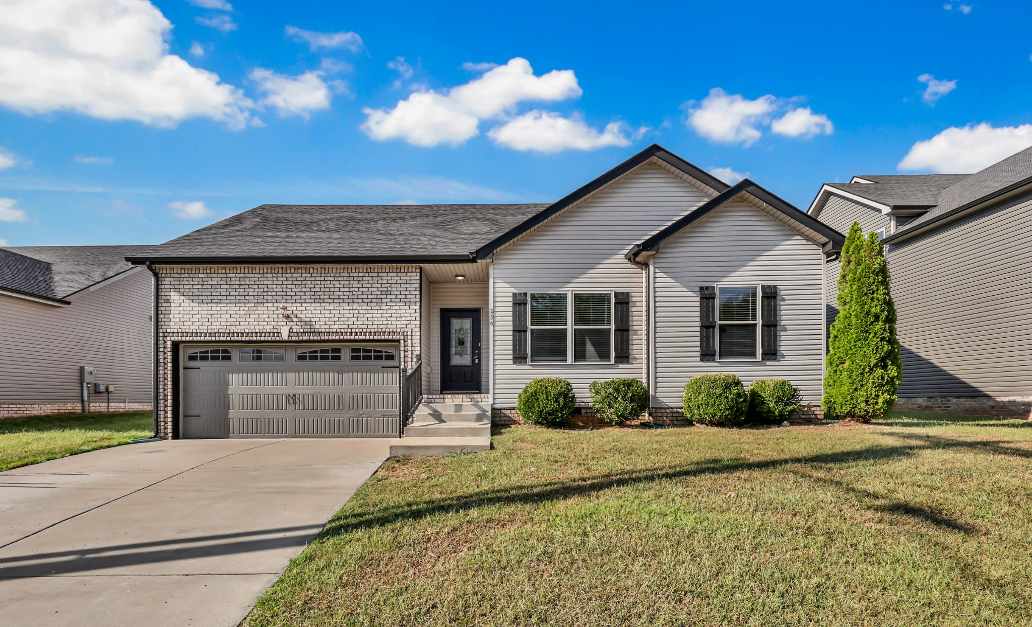 256 Azalea Dr — photo