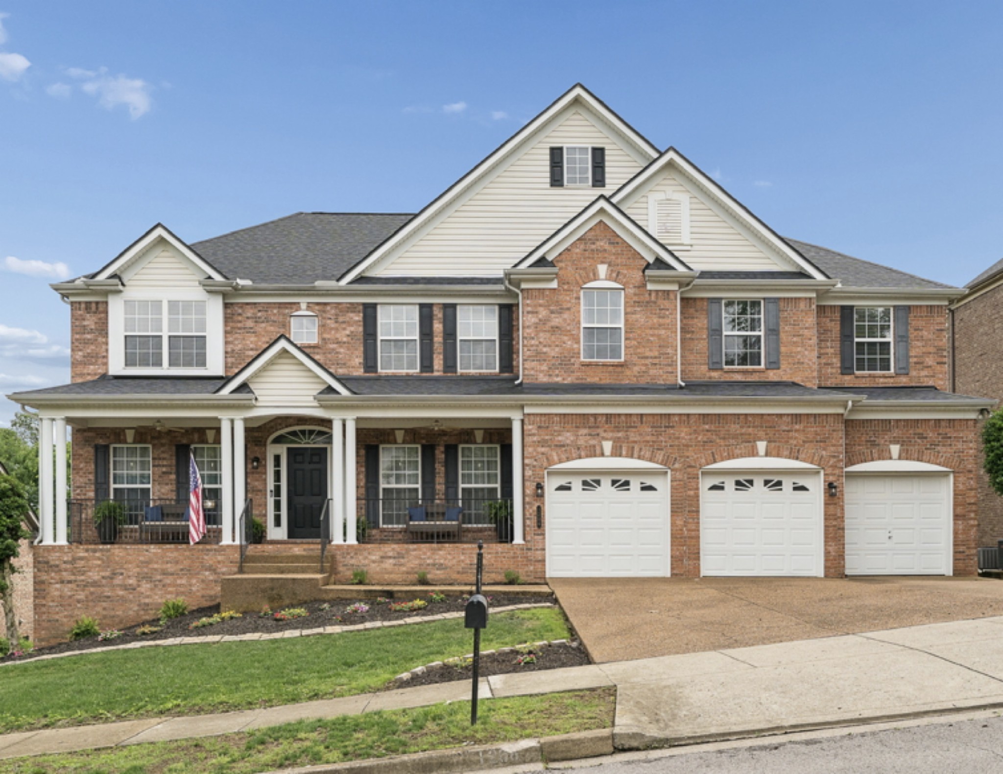 1206 Broadmoor Cir — photo
