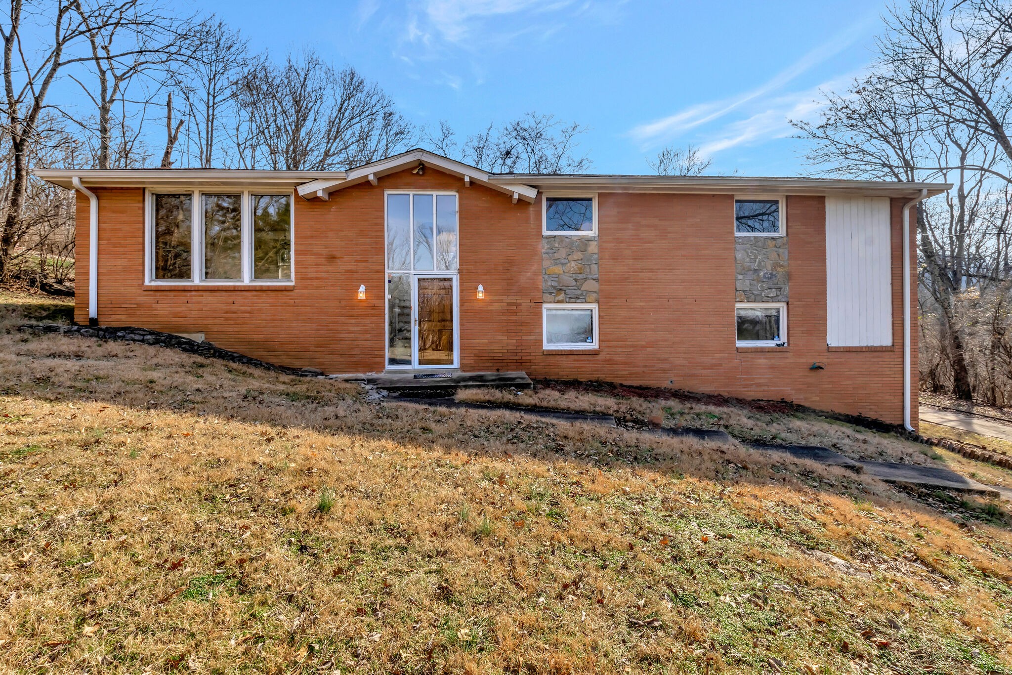 6469 Fleetwood Dr — photo