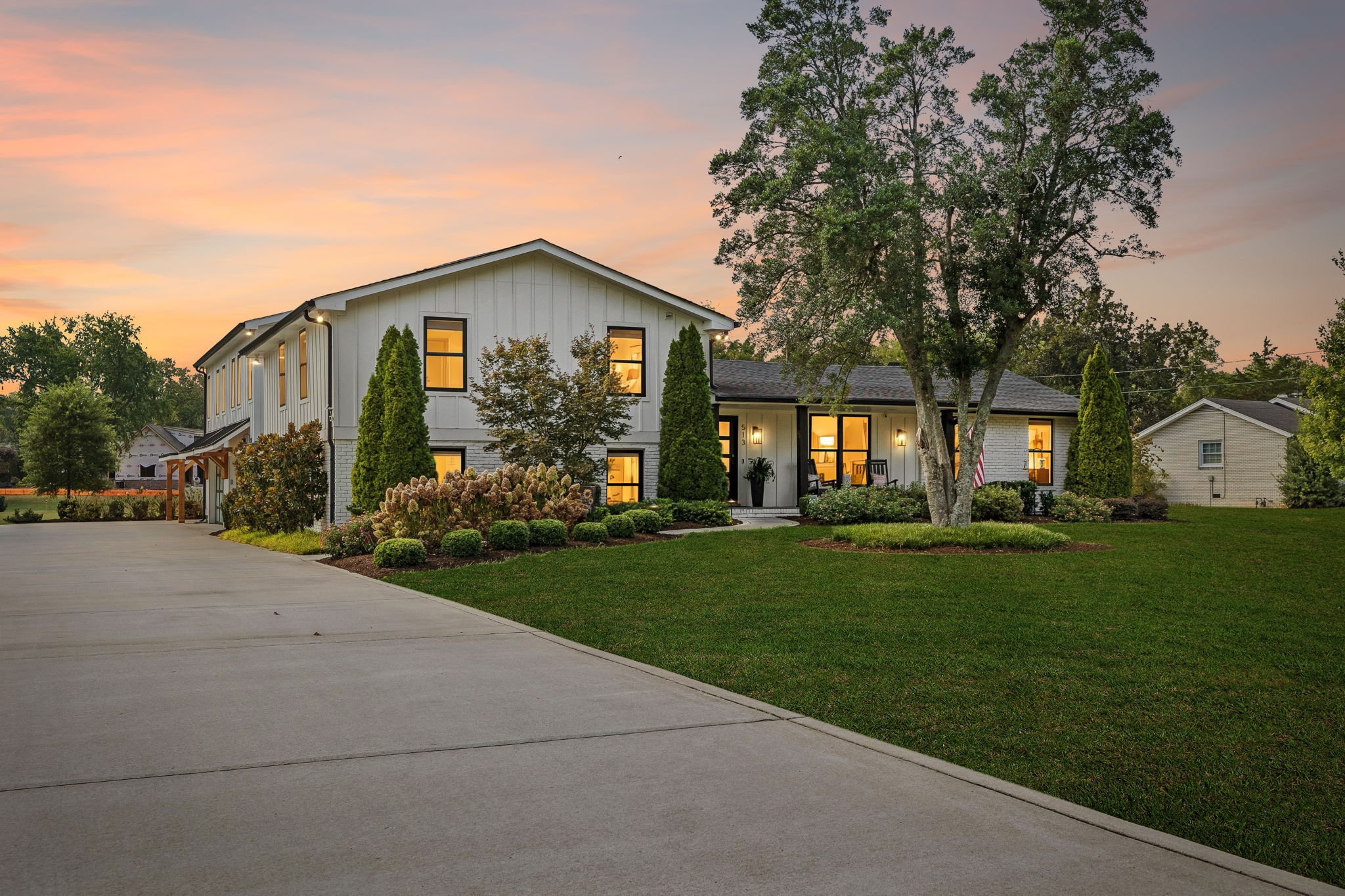 513 Mansion Dr — photo