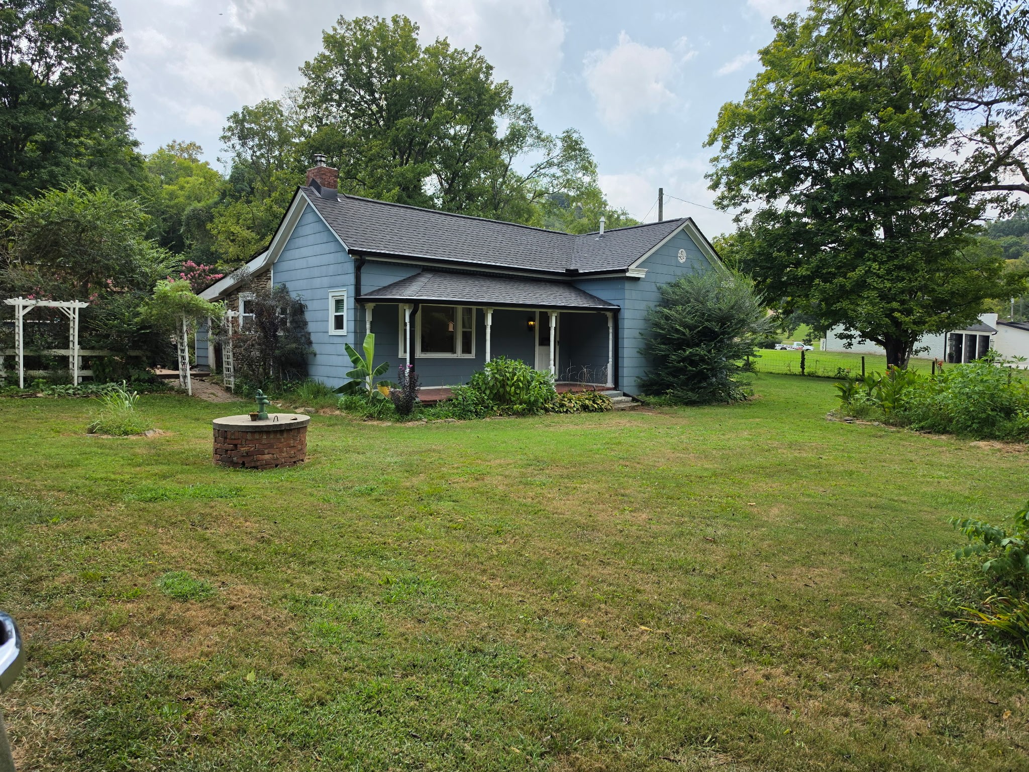 4136 Brick Church Pike — photo