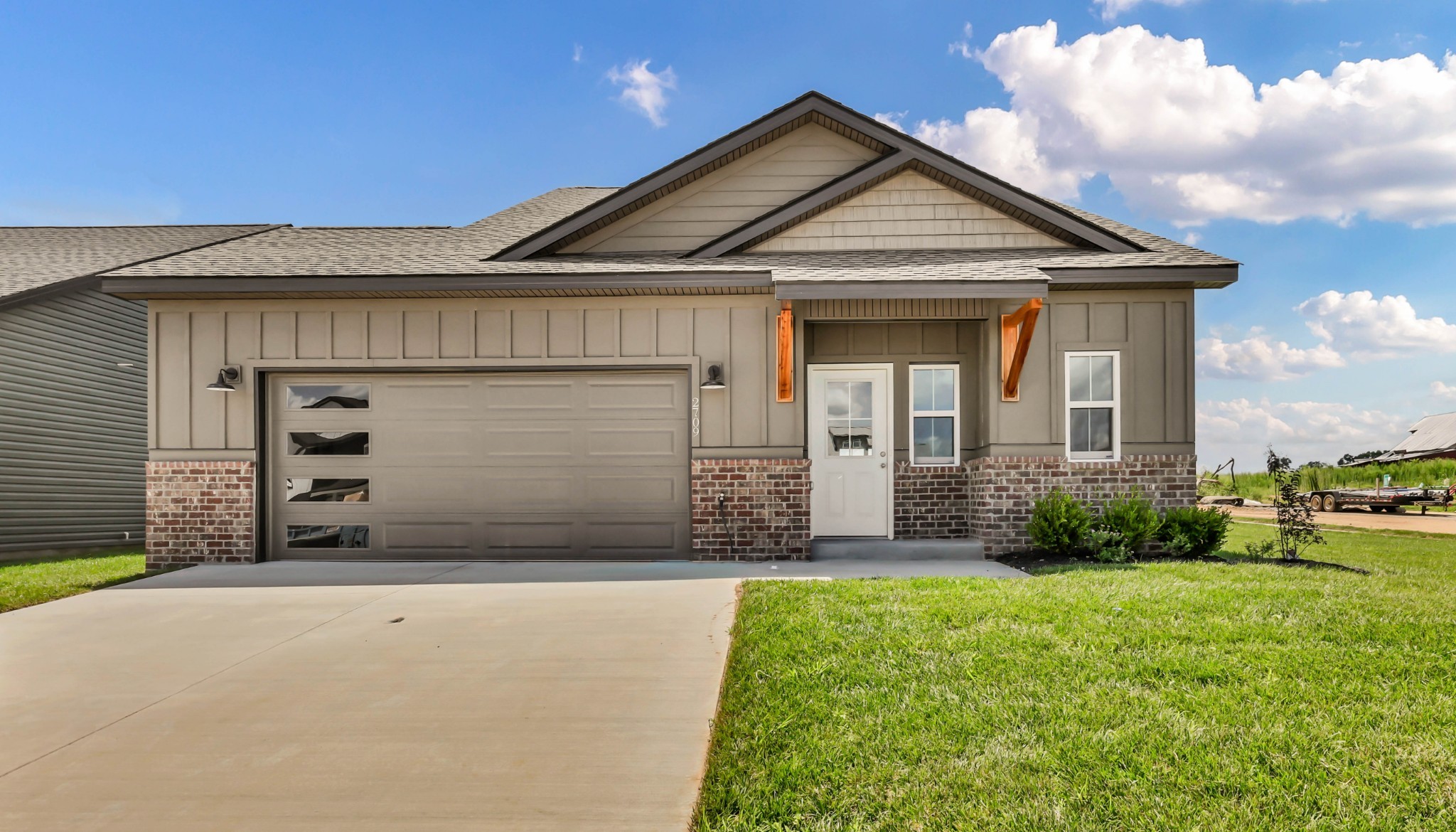 2709 Brewster Dr — photo