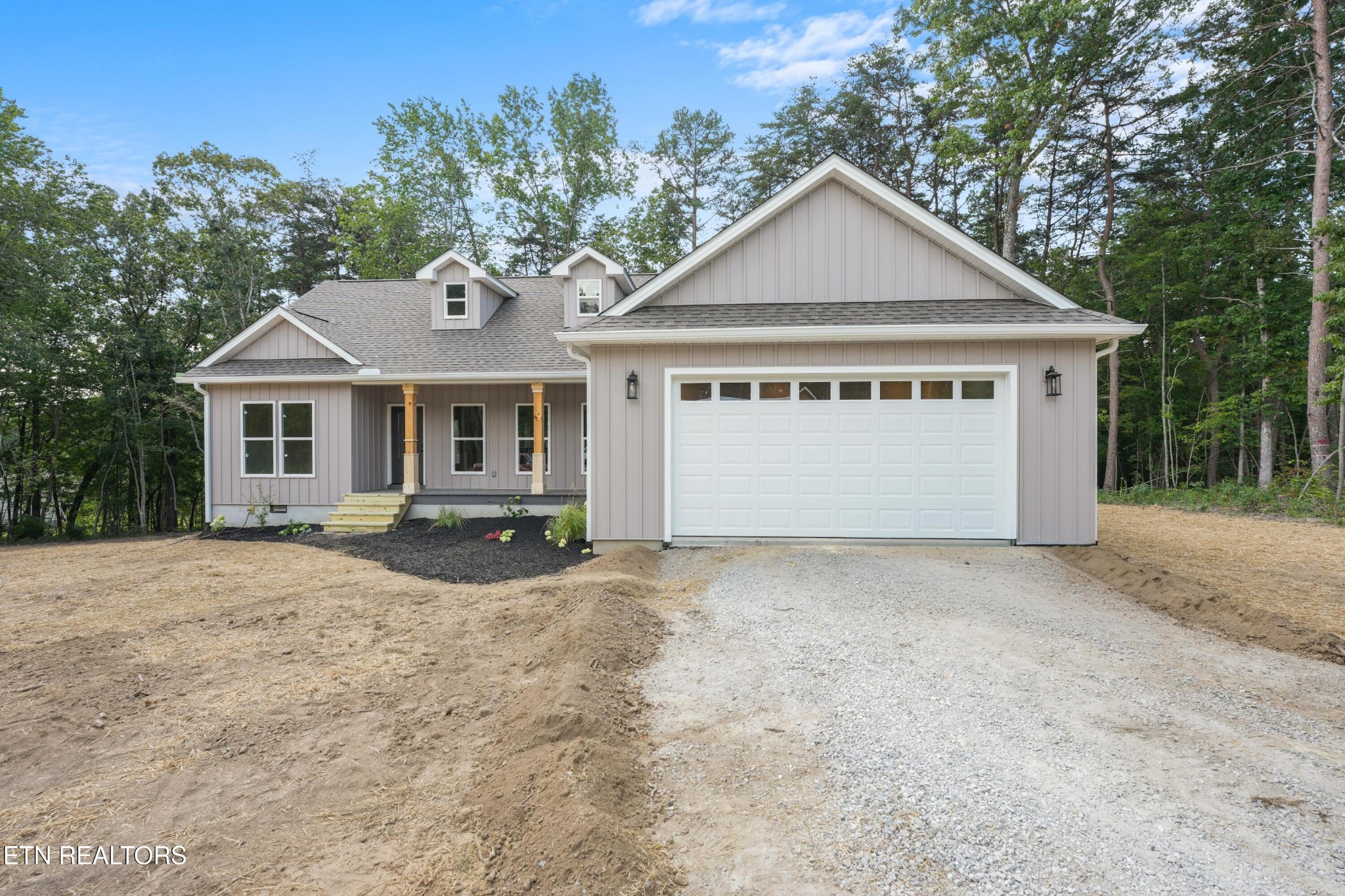 142 Creekview Court — photo
