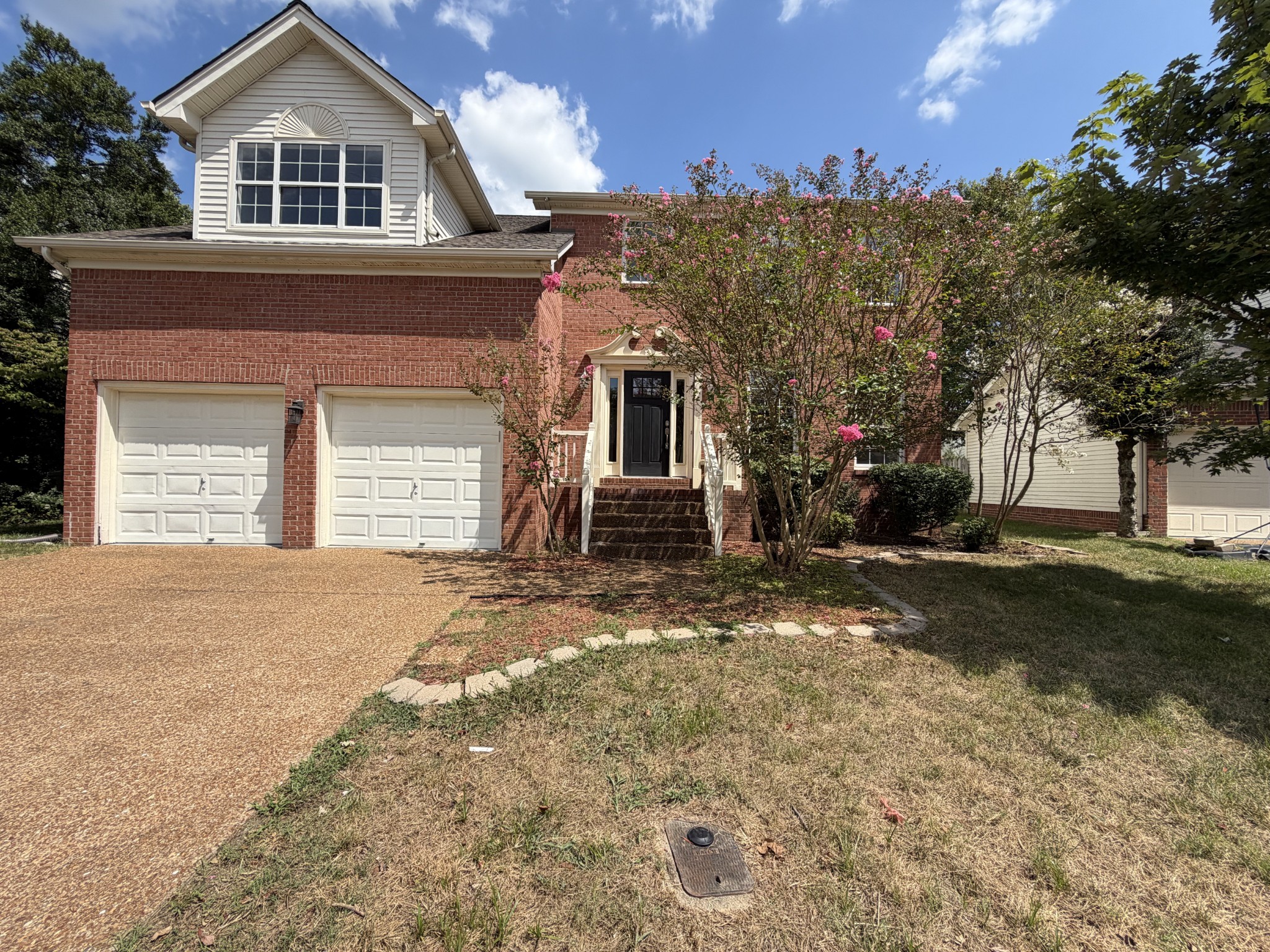 2036 Glastonbury Dr — photo
