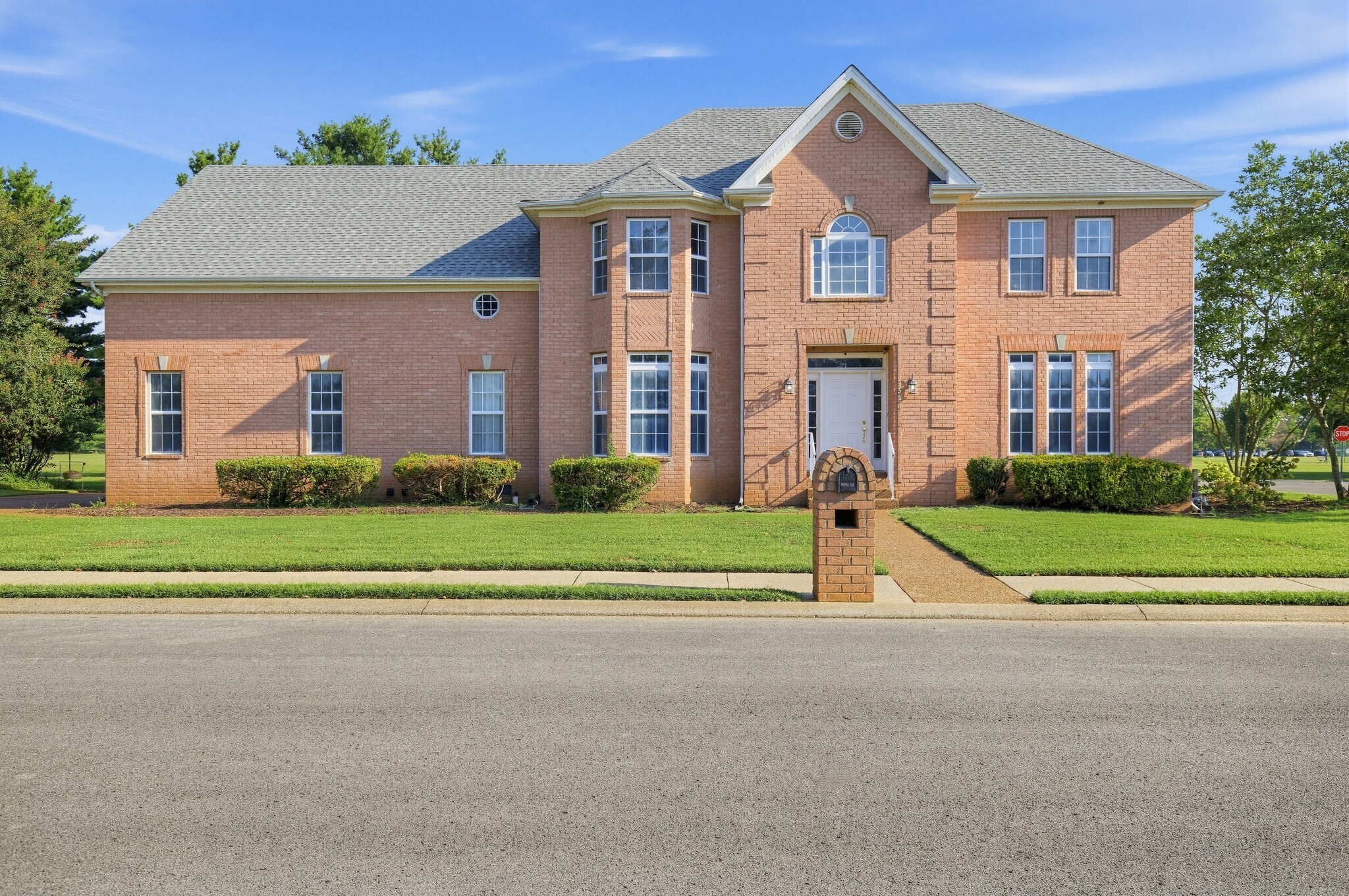 2326 Amber Glen Dr — photo