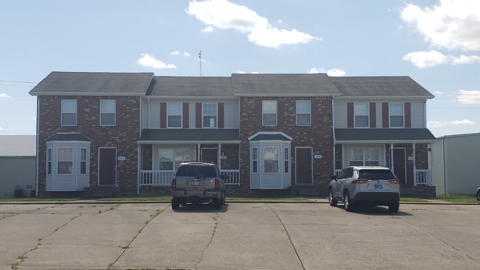 211 Tree Line Dr — photo