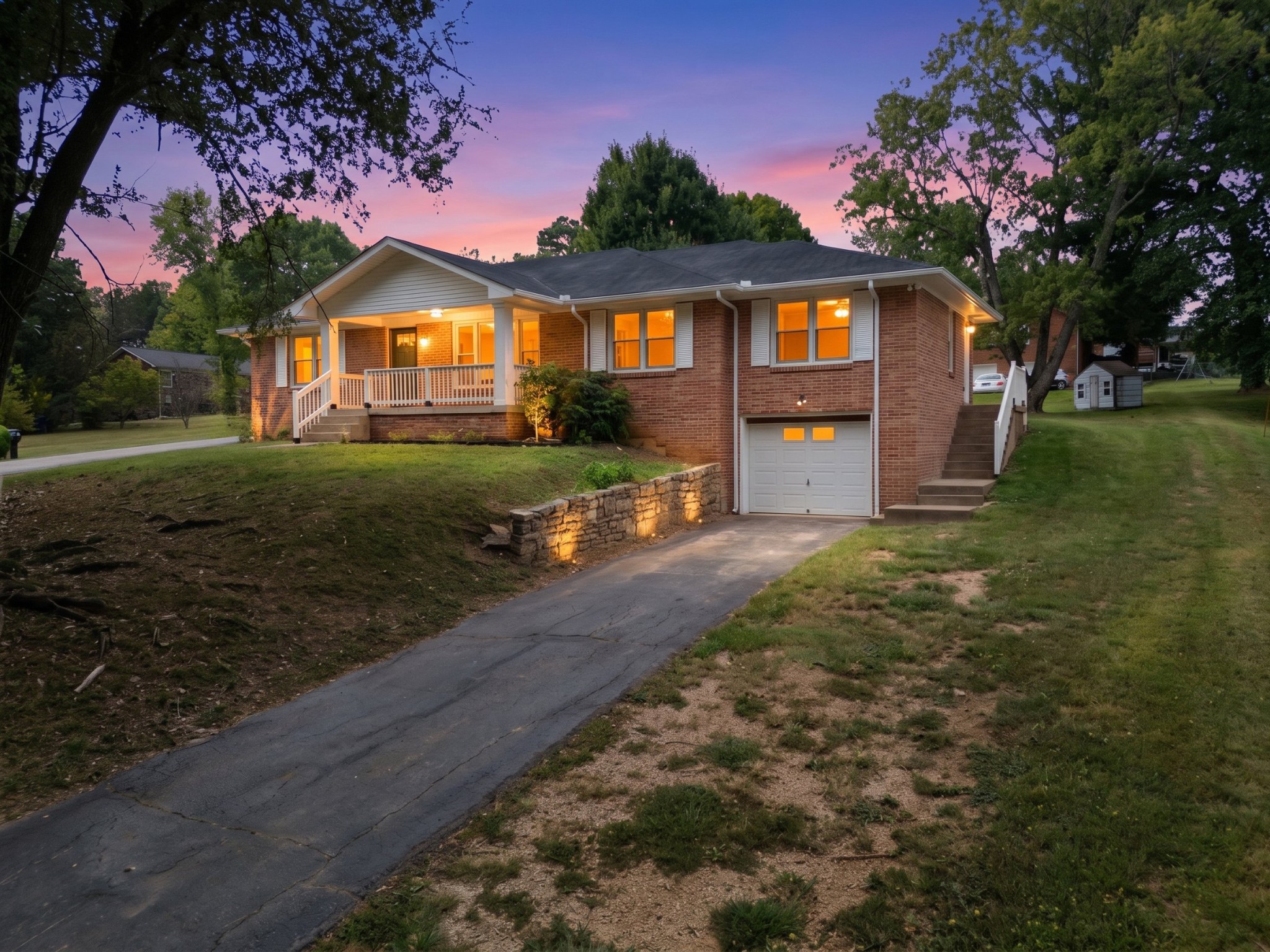 200 Woods Dr — photo