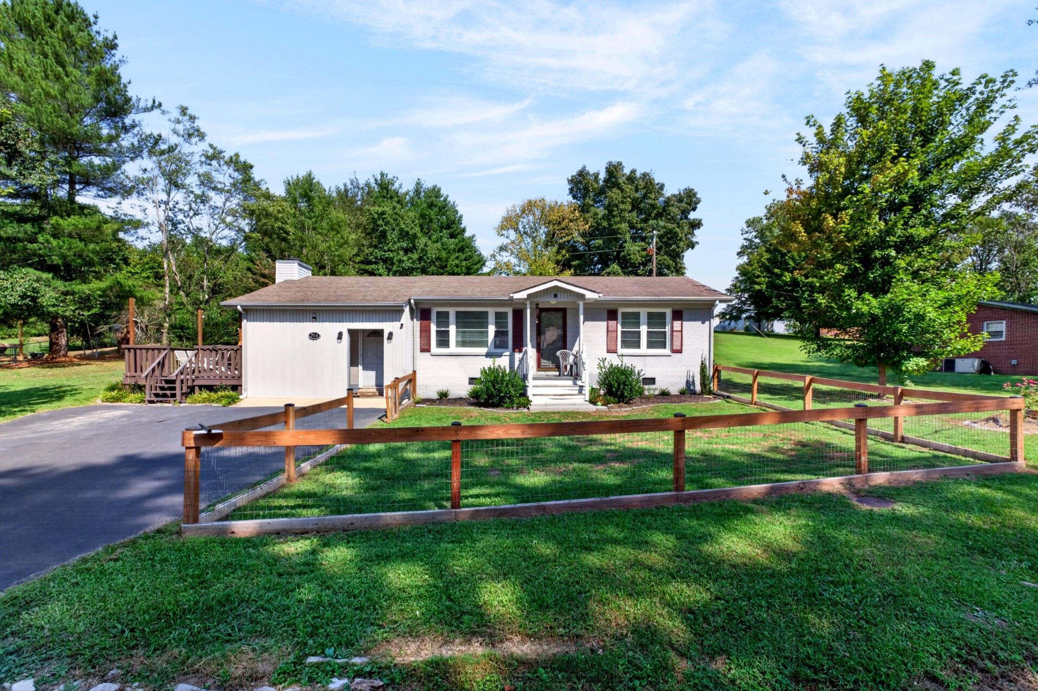 204 Camp Dr — photo