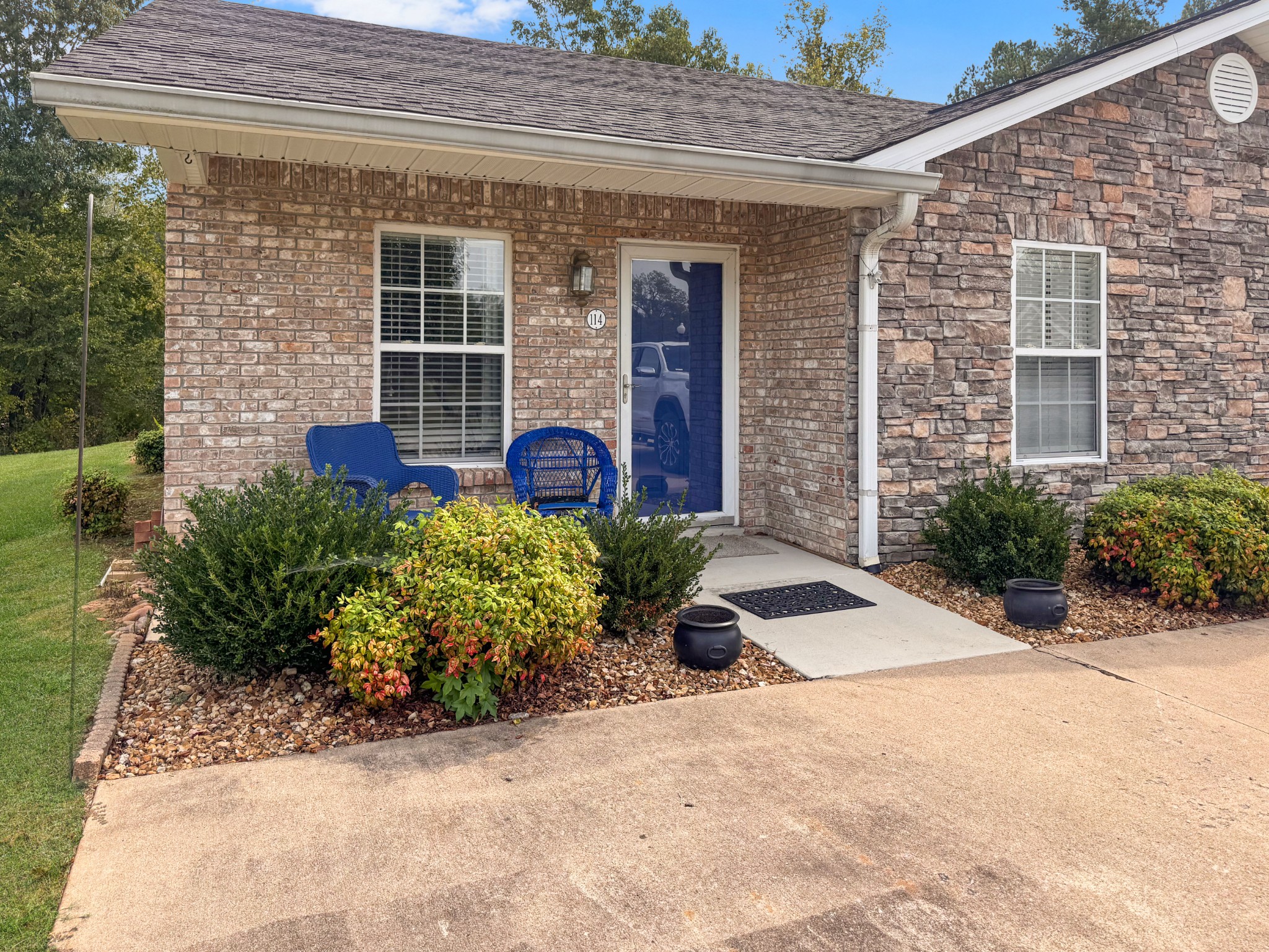 114 Colson Village Ct — photo