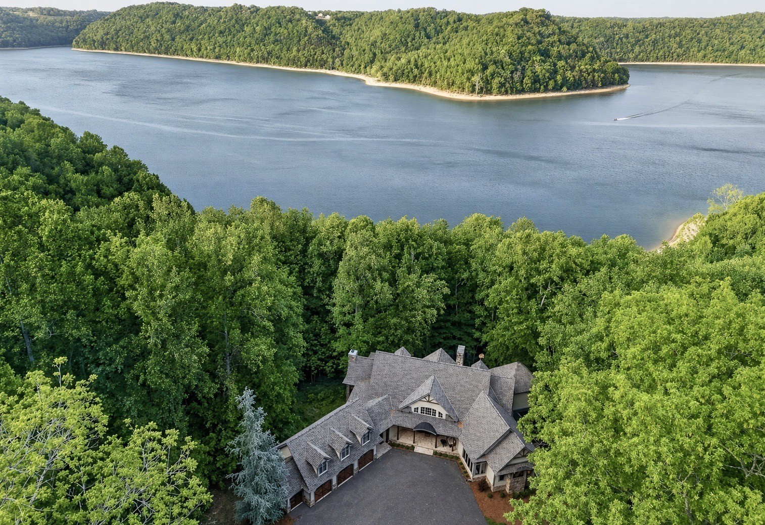 2304 Backbone Rd — photo