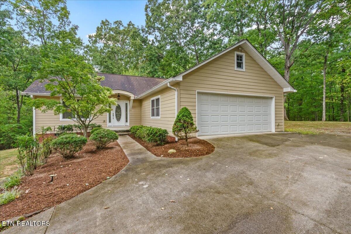 272 Woodhaven Drive — photo
