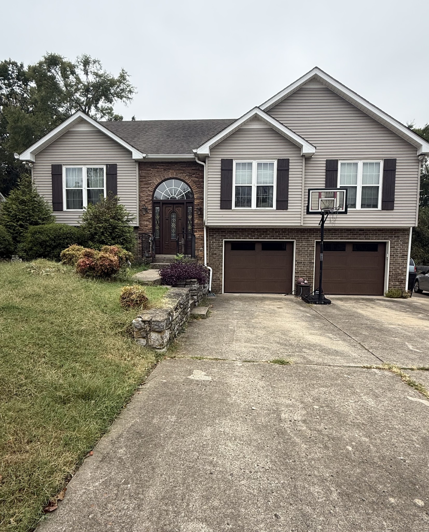 709 Cromwell Ct — photo
