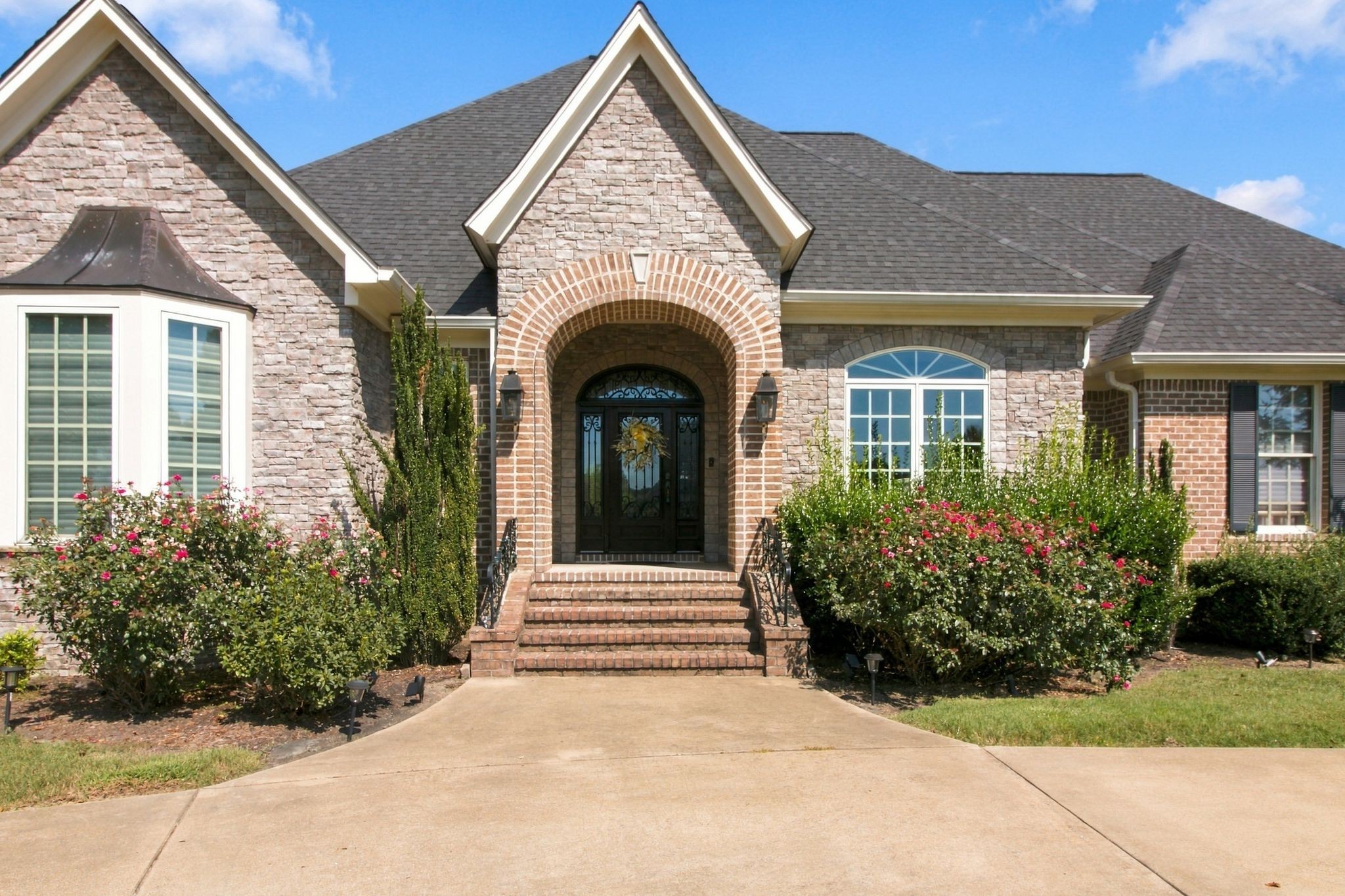110 Fieldstone Dr — photo