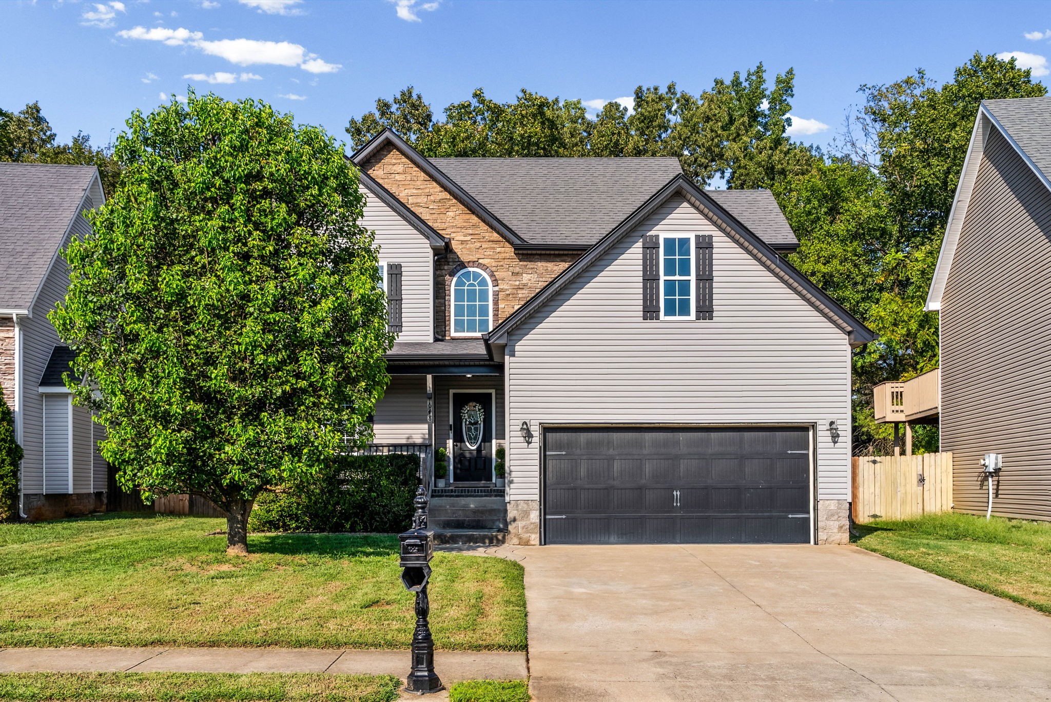 648 Fox Hound Dr — photo