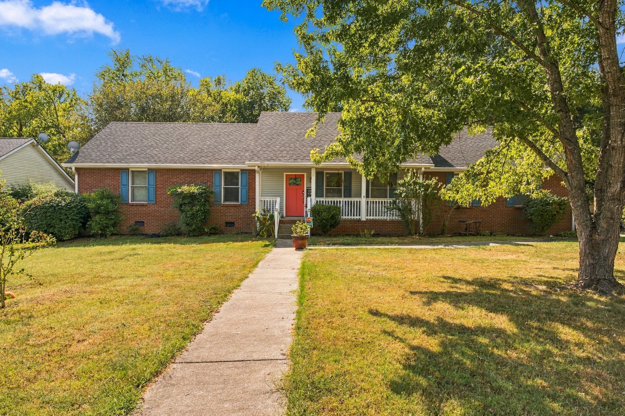 301 Carlton Pl — photo