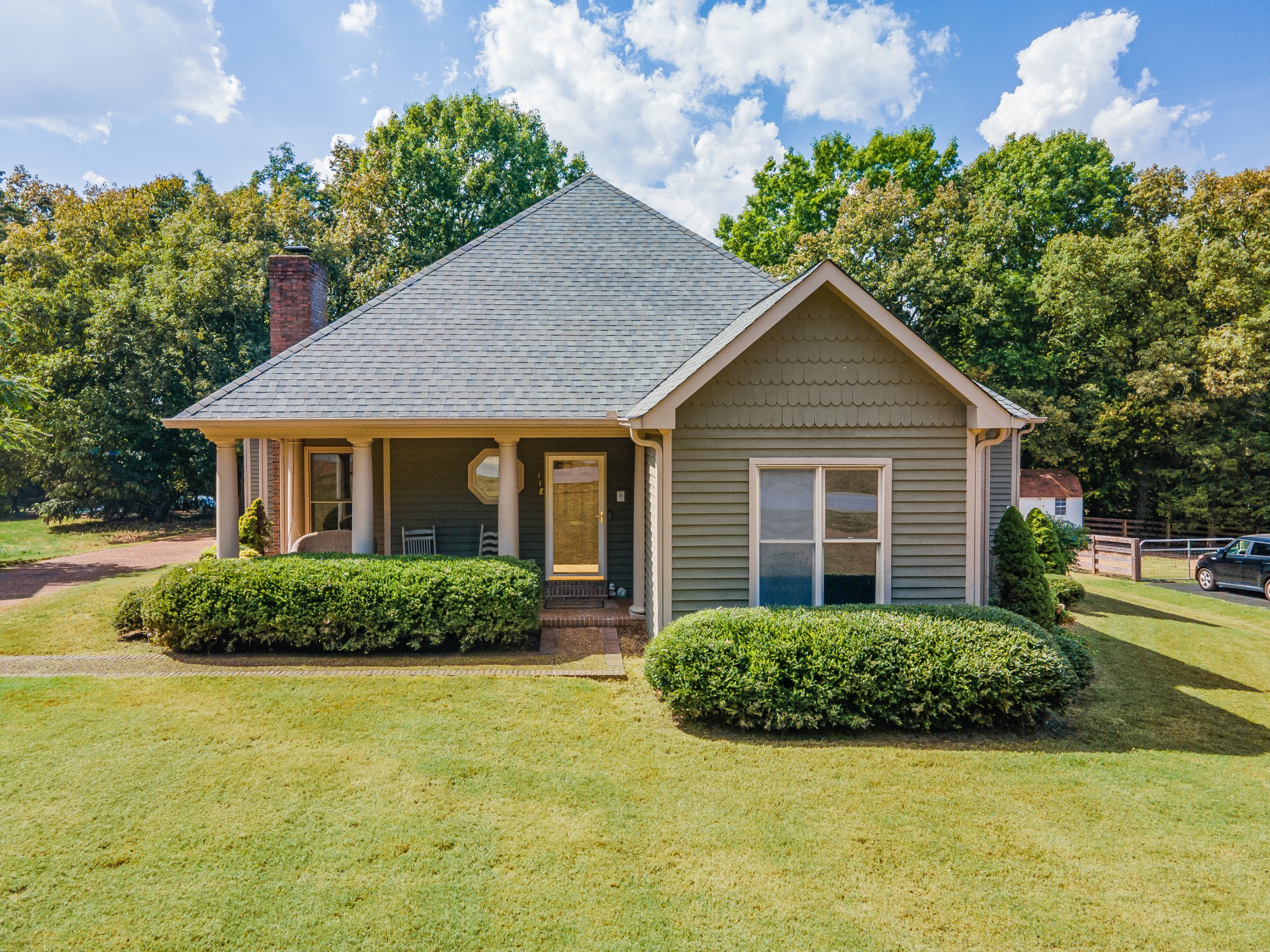 118 Deerfield Dr — photo