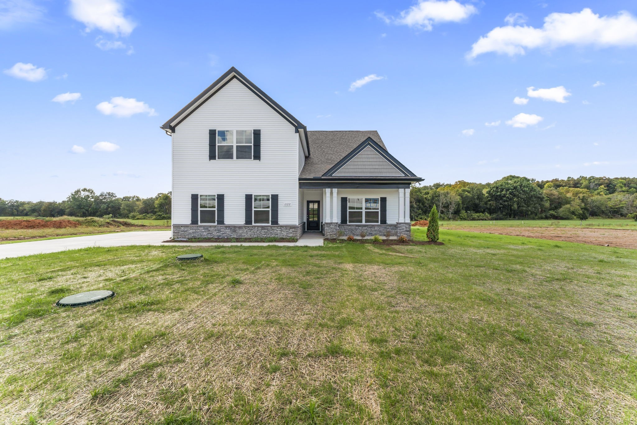 718 Creekbend Ln — photo