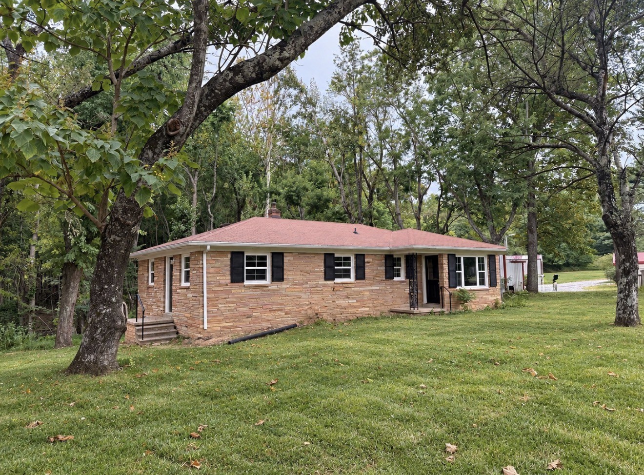 1351 Siloam Church Rd — photo
