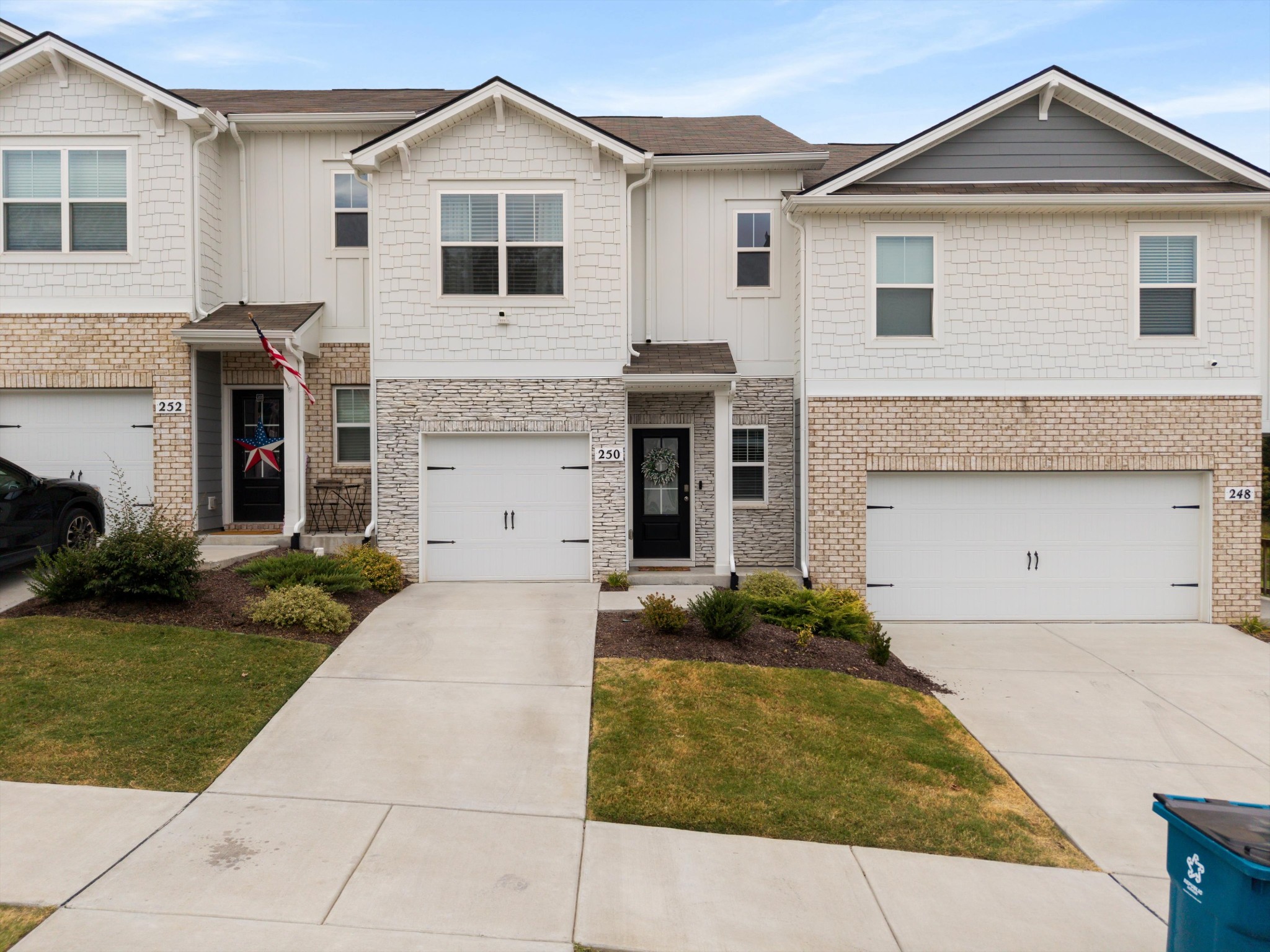 250 Redhead Ln — photo