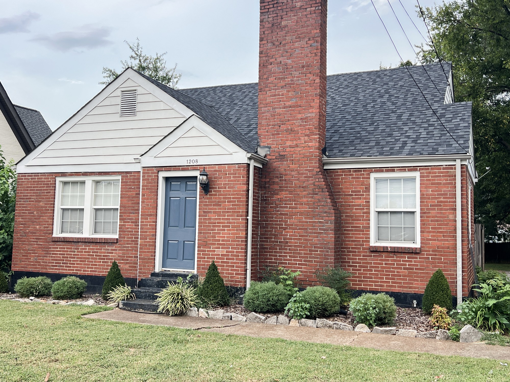 1208 N Maple St — photo