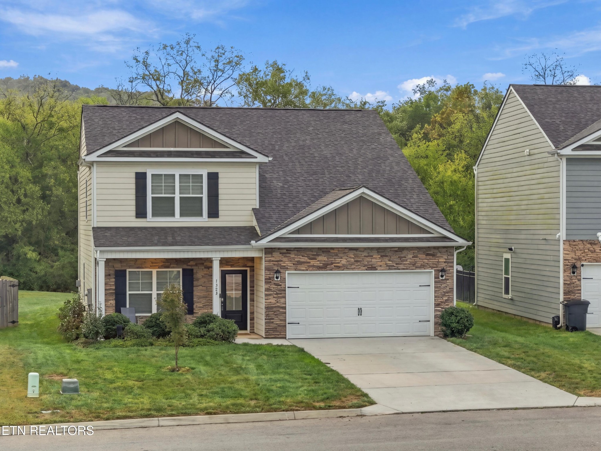 1383 Hampton Place Circle — photo