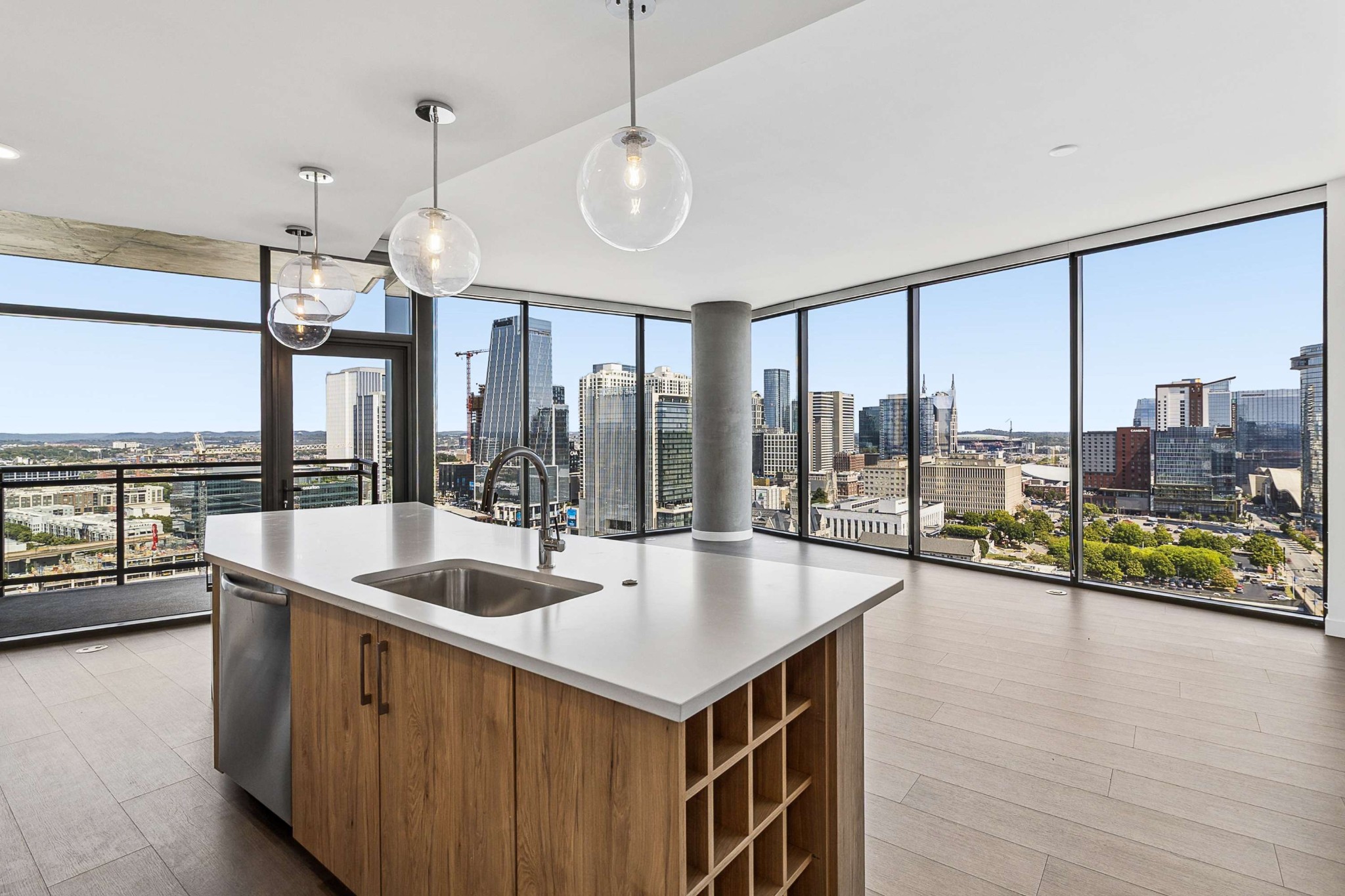 1212 Demonbreun St 2013 — photo